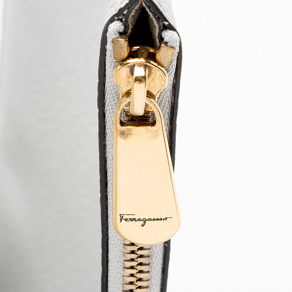 Salvatore Ferragamo Leather Margot Gancio Hobo (SHF-19652)