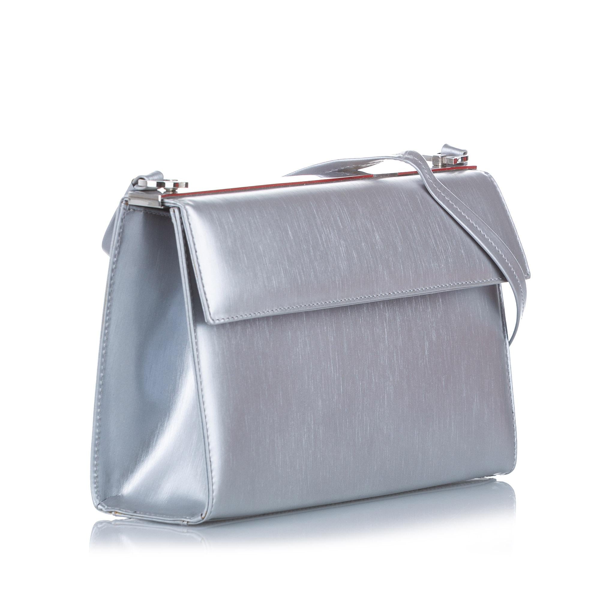 Salvatore Ferragamo Leather Shoulder Bag (SHG-29635)