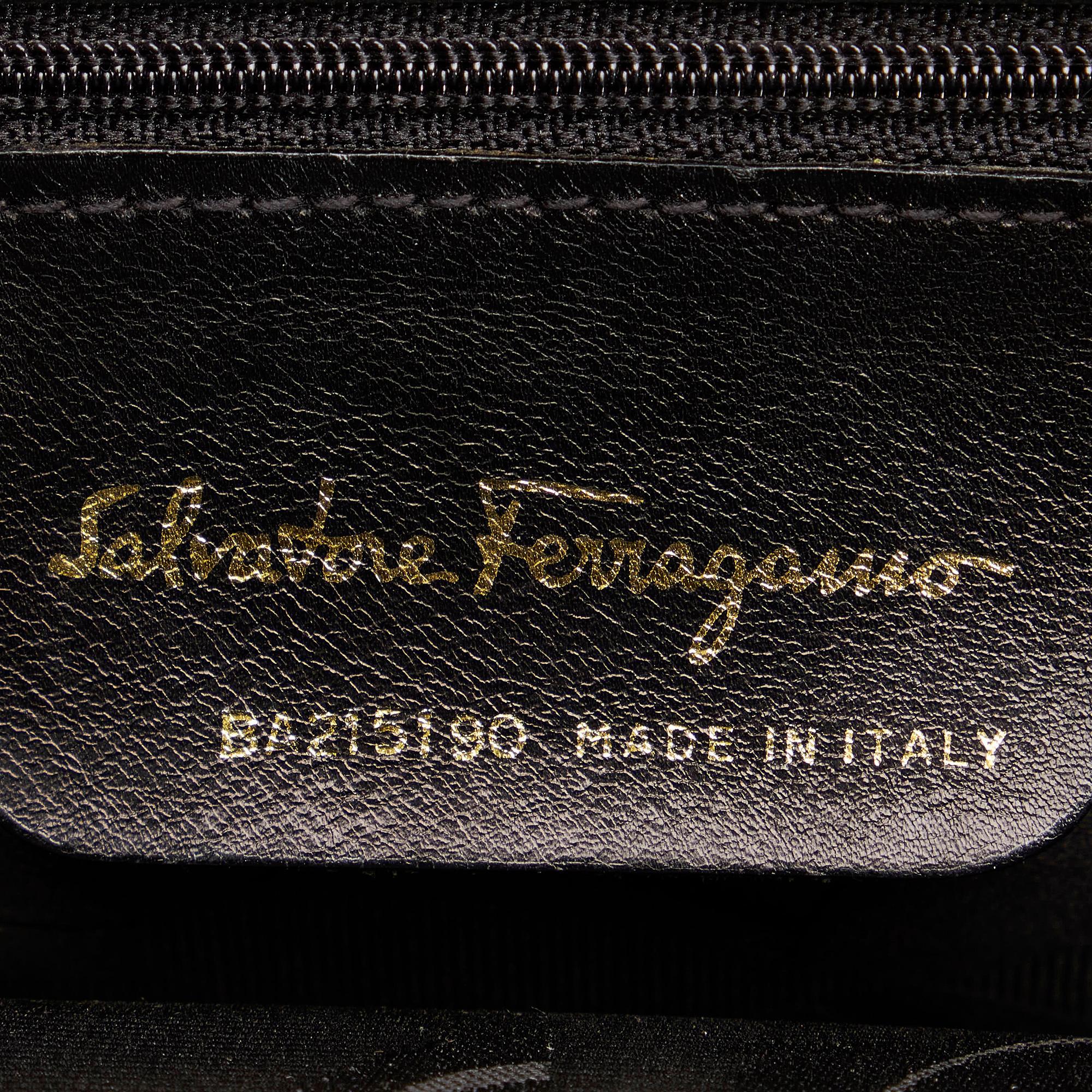Salvatore Ferragamo Leather Shoulder Bag (SHG-29661)