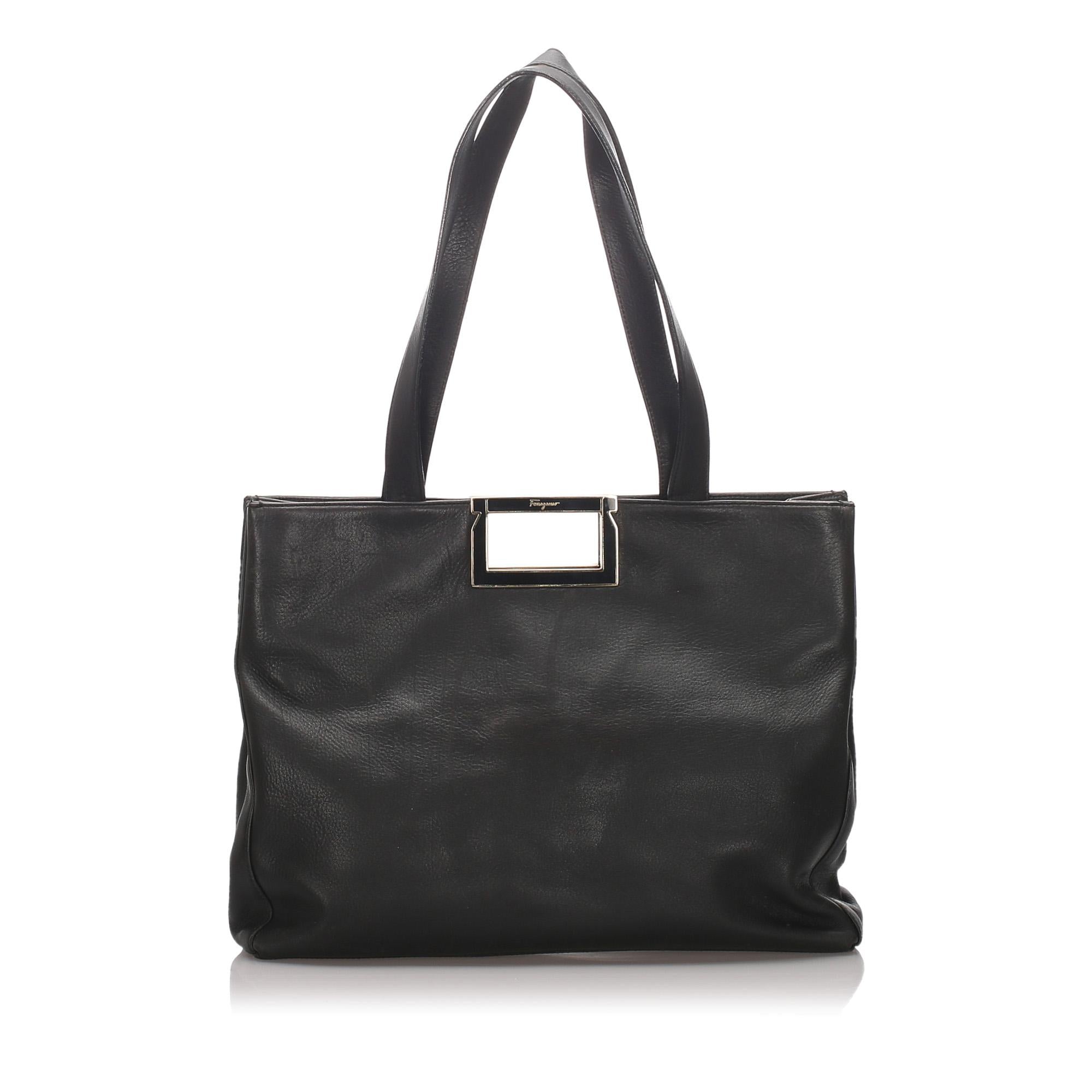 Salvatore Ferragamo Leather Tote (SHG-24010)