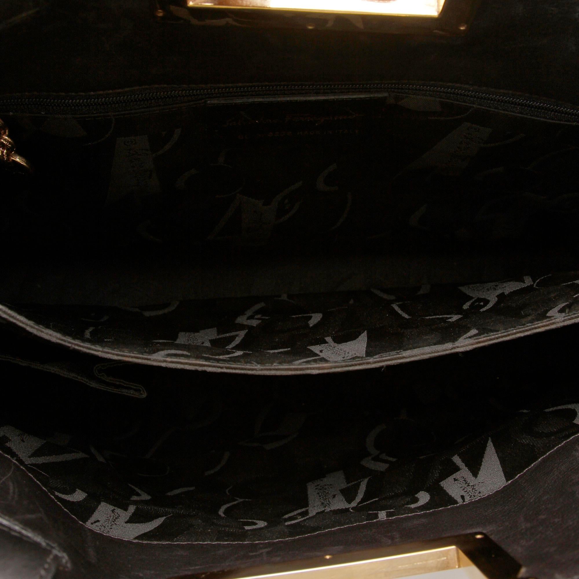 Salvatore Ferragamo Leather Tote (SHG-24010)