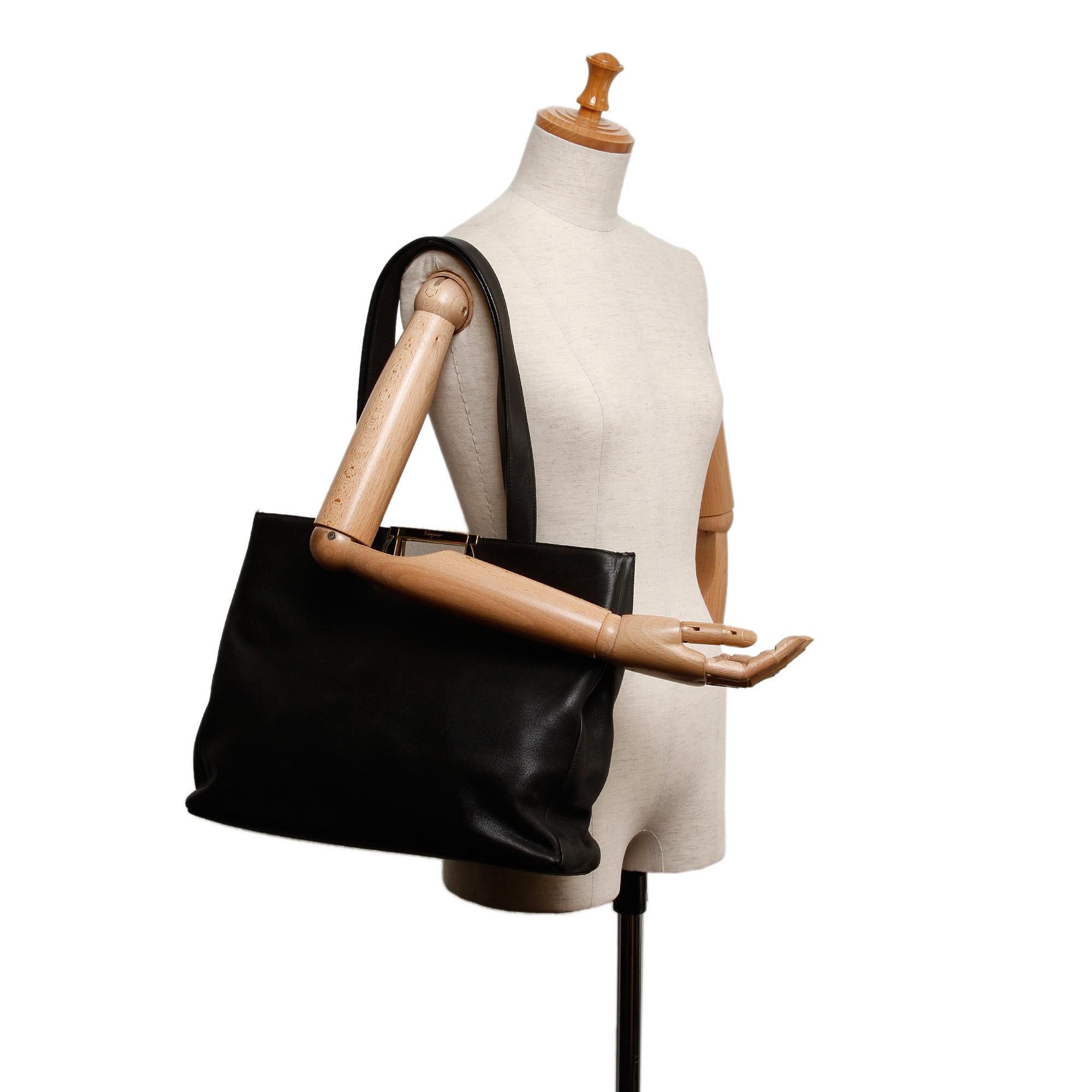 Salvatore Ferragamo Leather Tote (SHG-24010)