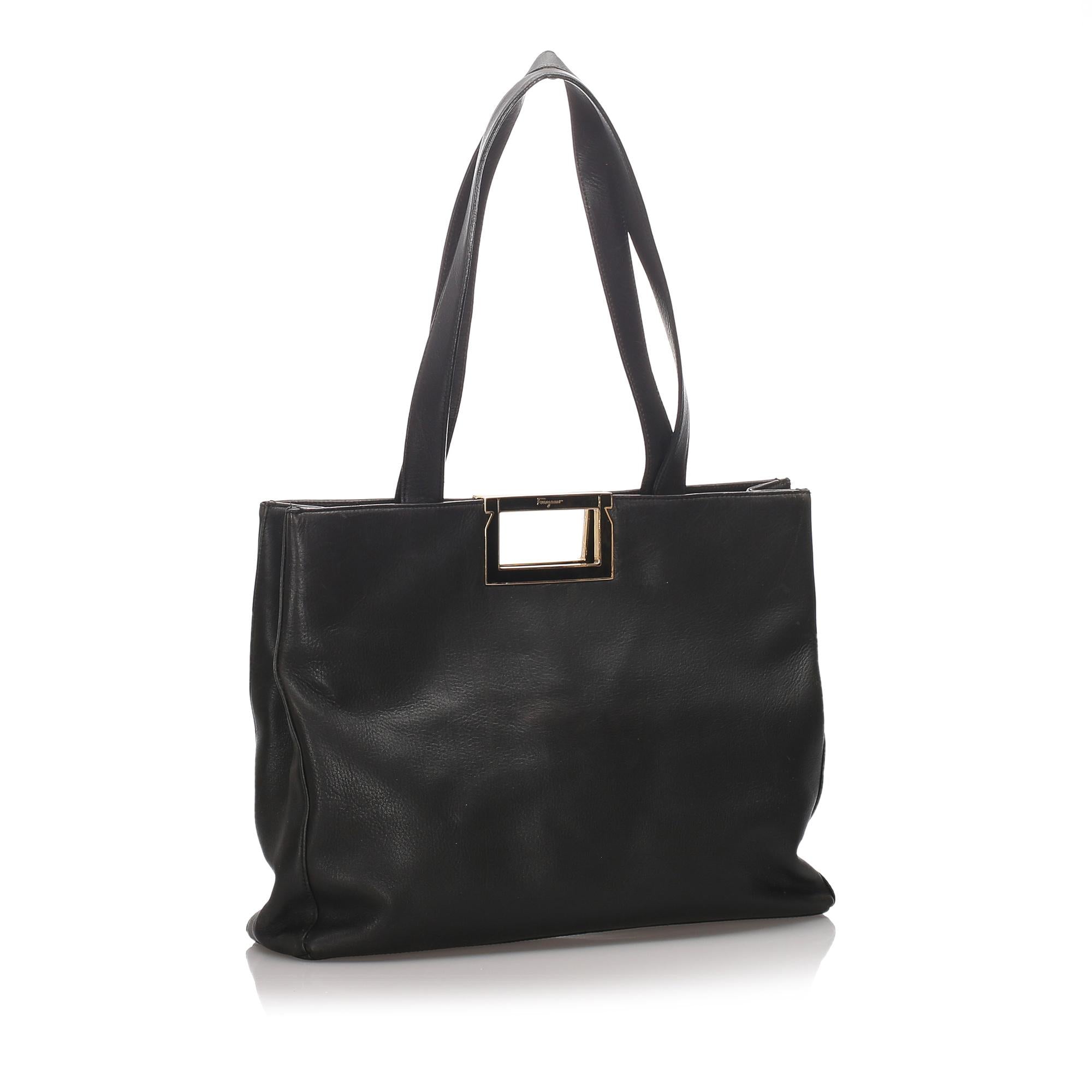 Salvatore Ferragamo Leather Tote (SHG-24010)
