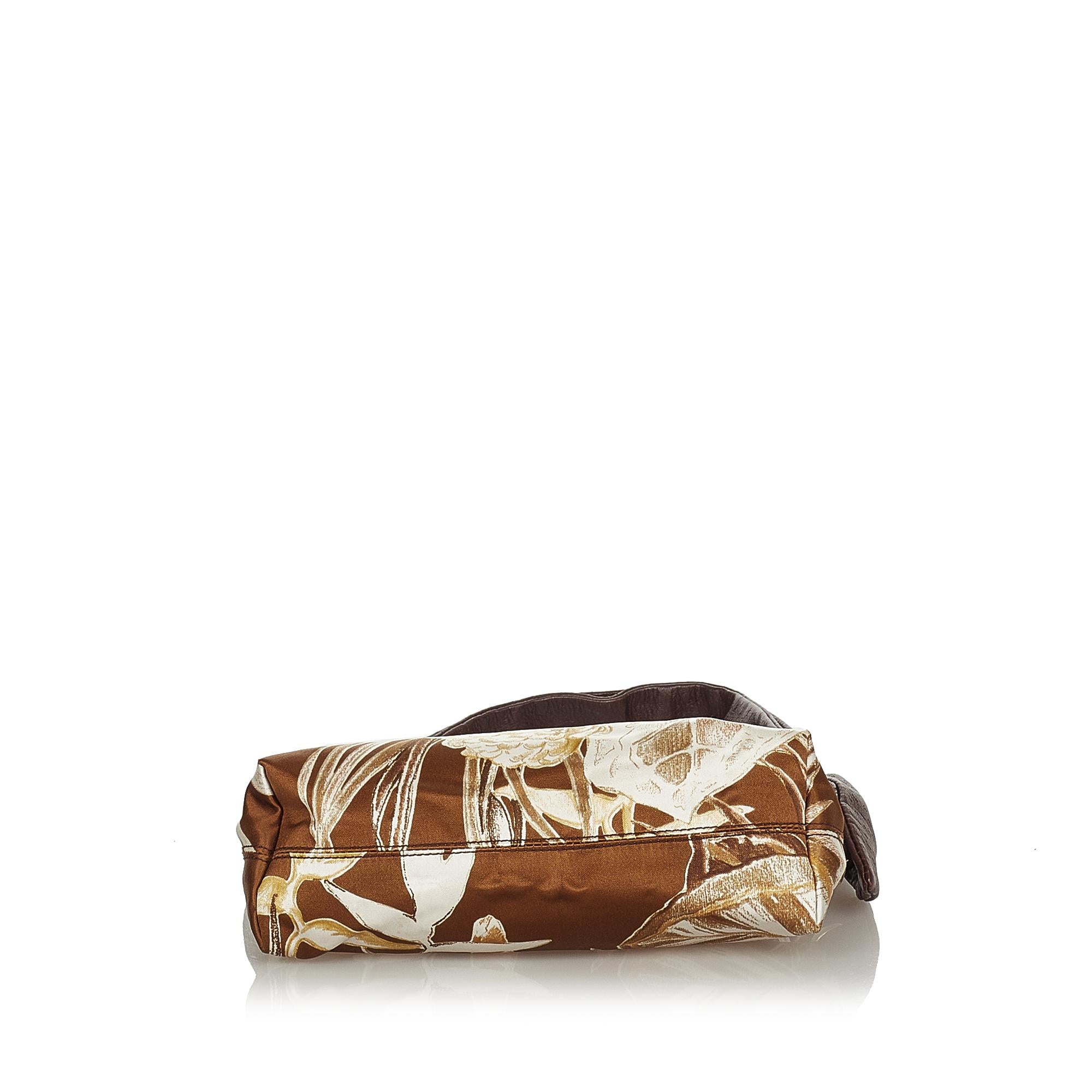 Salvatore Ferragamo Printed Canvas Shoulder Bag (SHG-24293)