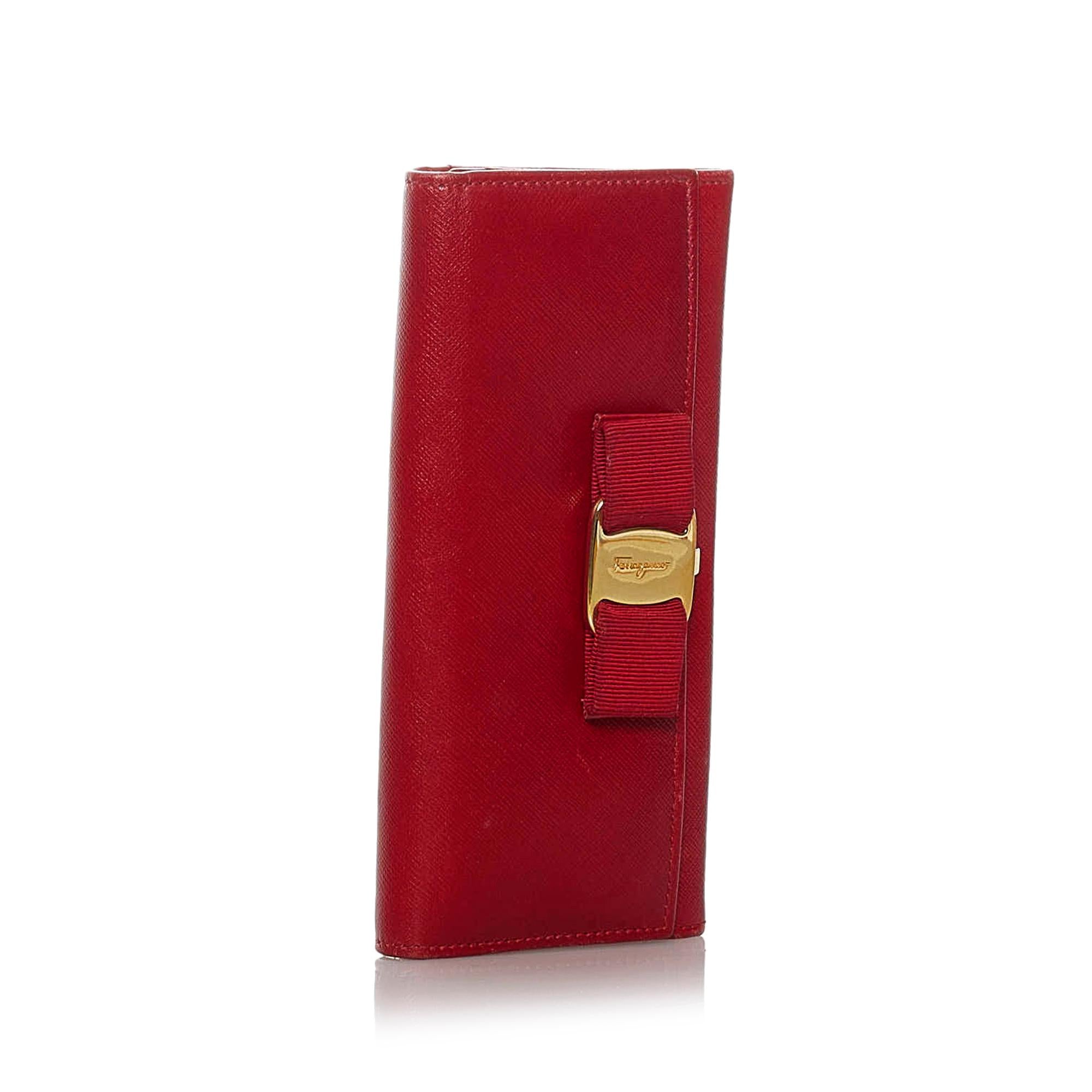 Salvatore Ferragamo Vara Bifold Leather Wallet (SHG-29939)