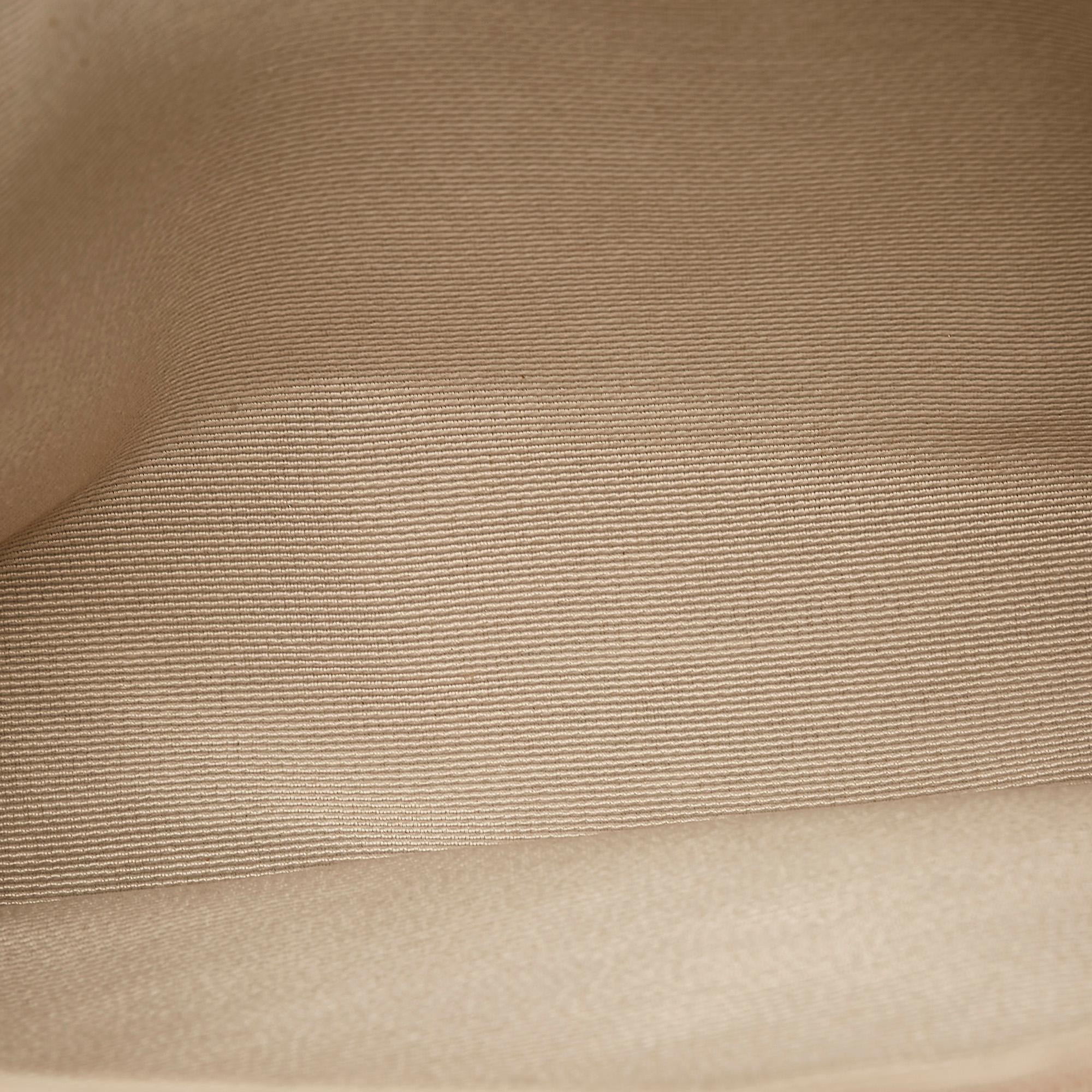 Salvatore Ferragamo Vara Bow Tote Bag (SHG-36429)