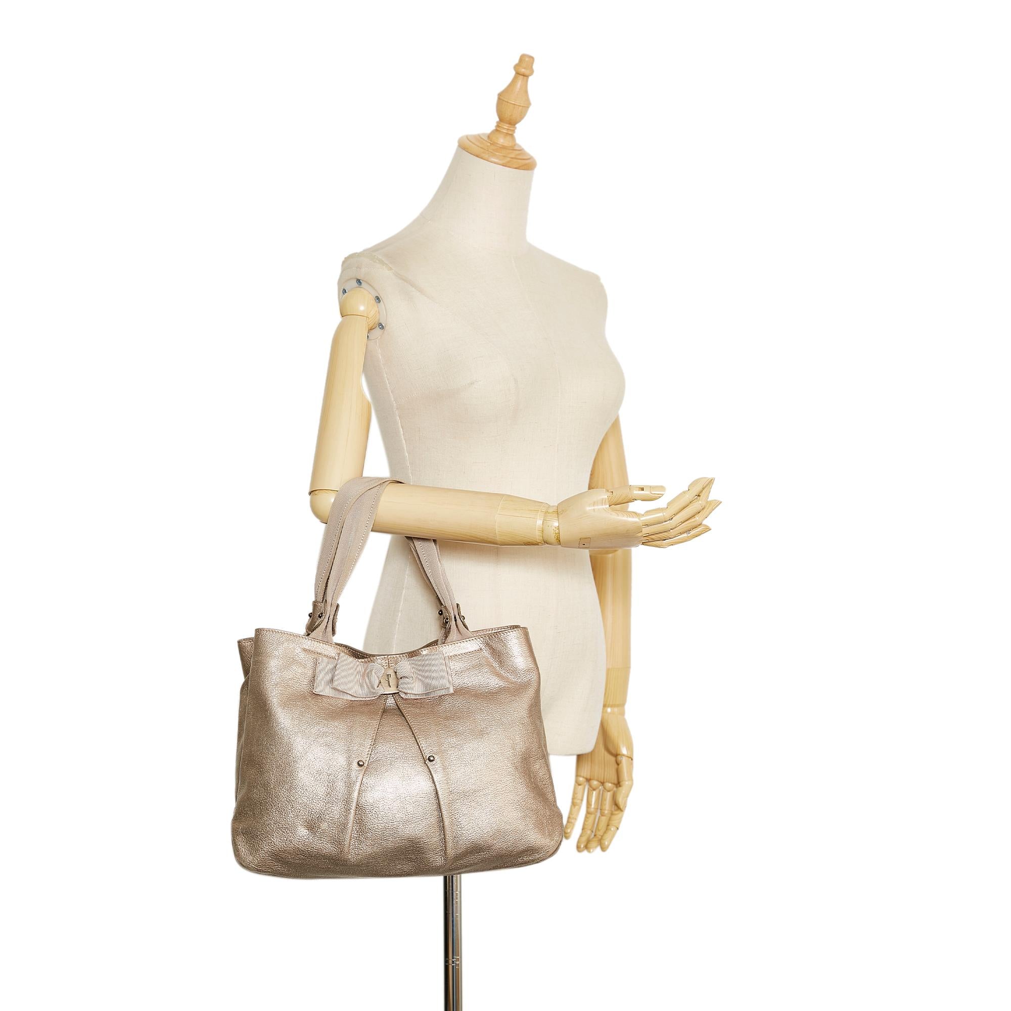 Salvatore Ferragamo Vara Bow Tote Bag (SHG-36429)