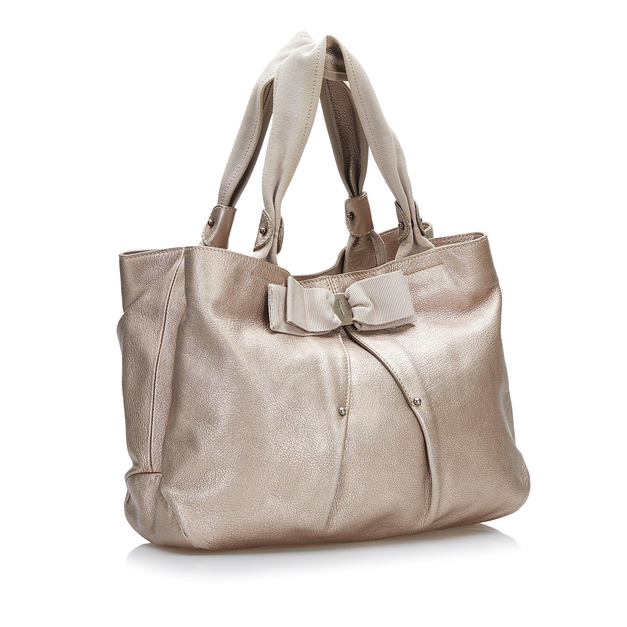 Salvatore Ferragamo Vara Bow Tote Bag (SHG-36429)