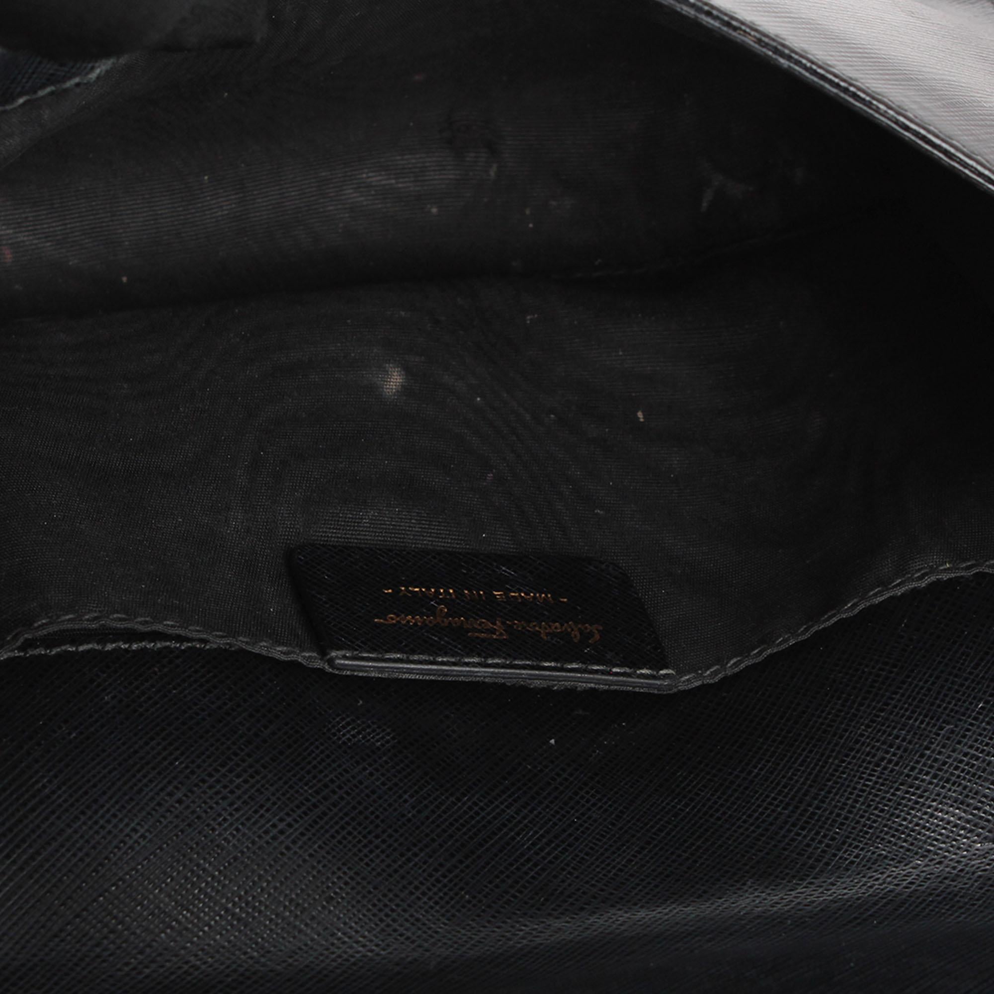 Salvatore Ferragamo Vara Ginny Crossbody Bag (SHG-27834)