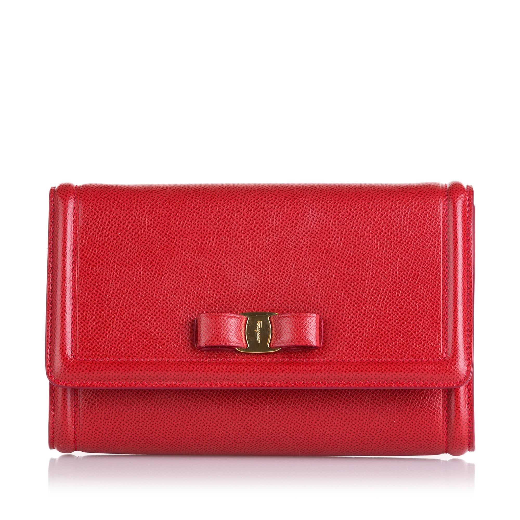 Salvatore Ferragamo Vara Ginny Crossbody Bag (SHG-36221)