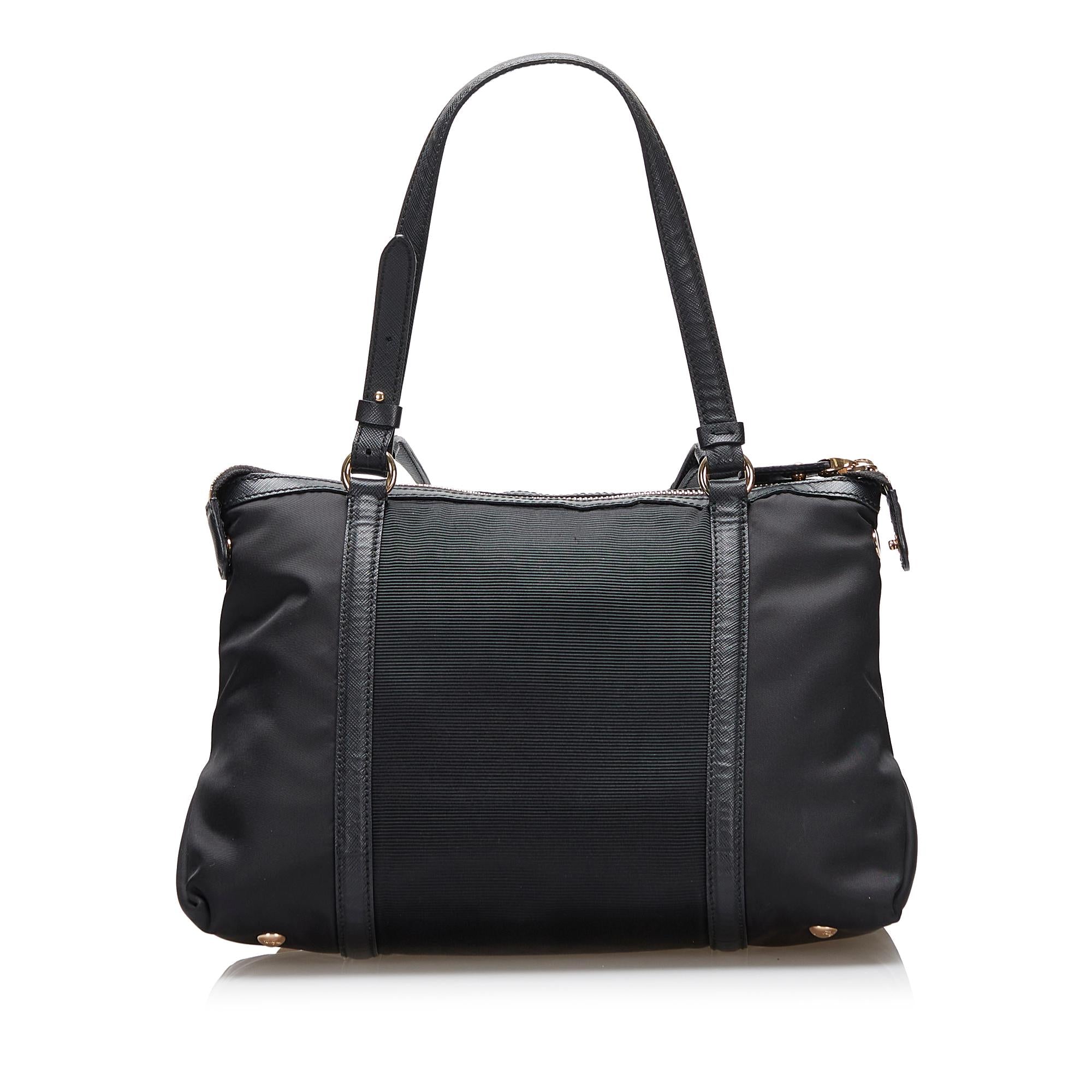 Salvatore Ferragamo Vara Nylon Shoulder Bag (SHG-36798)