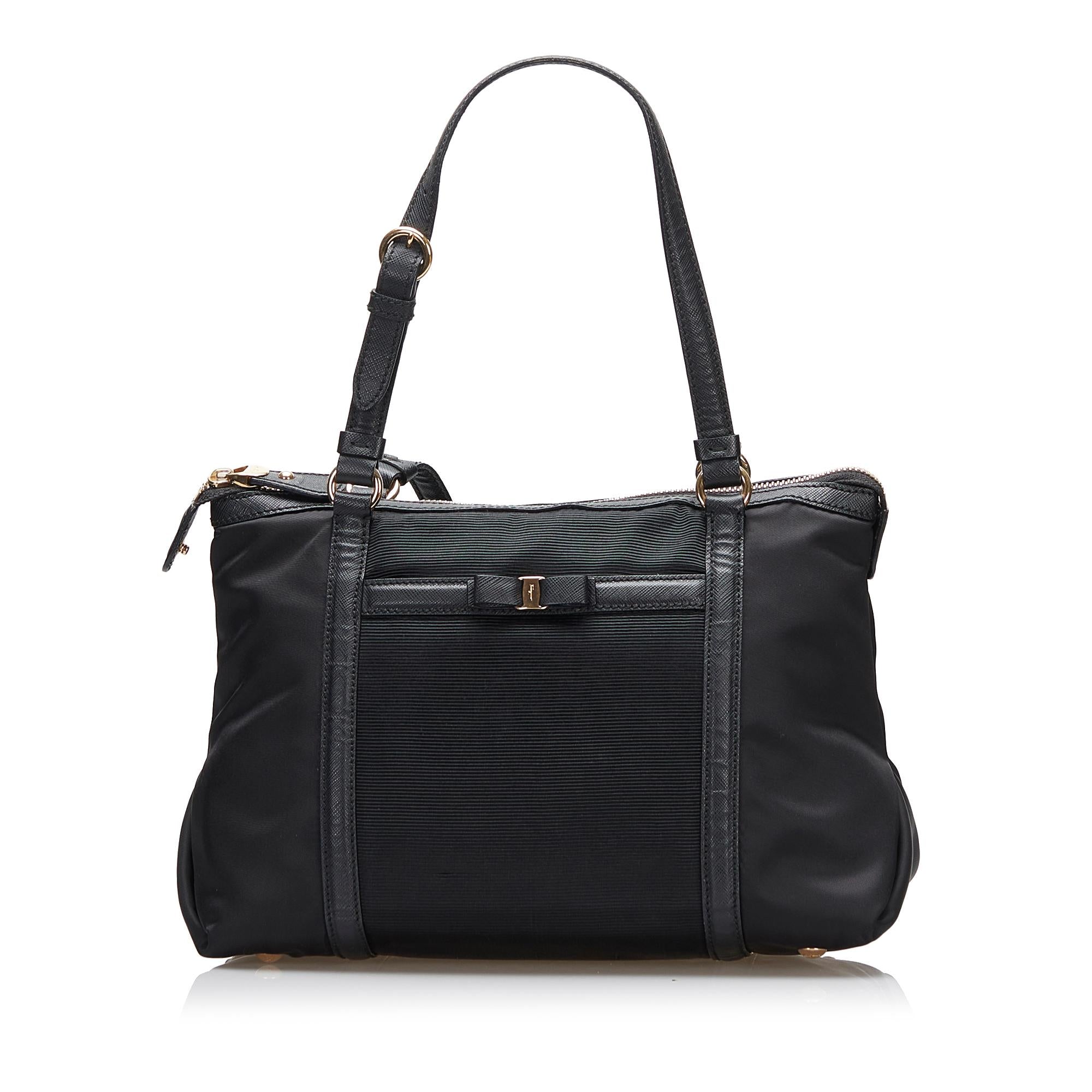 Salvatore Ferragamo Vara Nylon Shoulder Bag (SHG-36798)