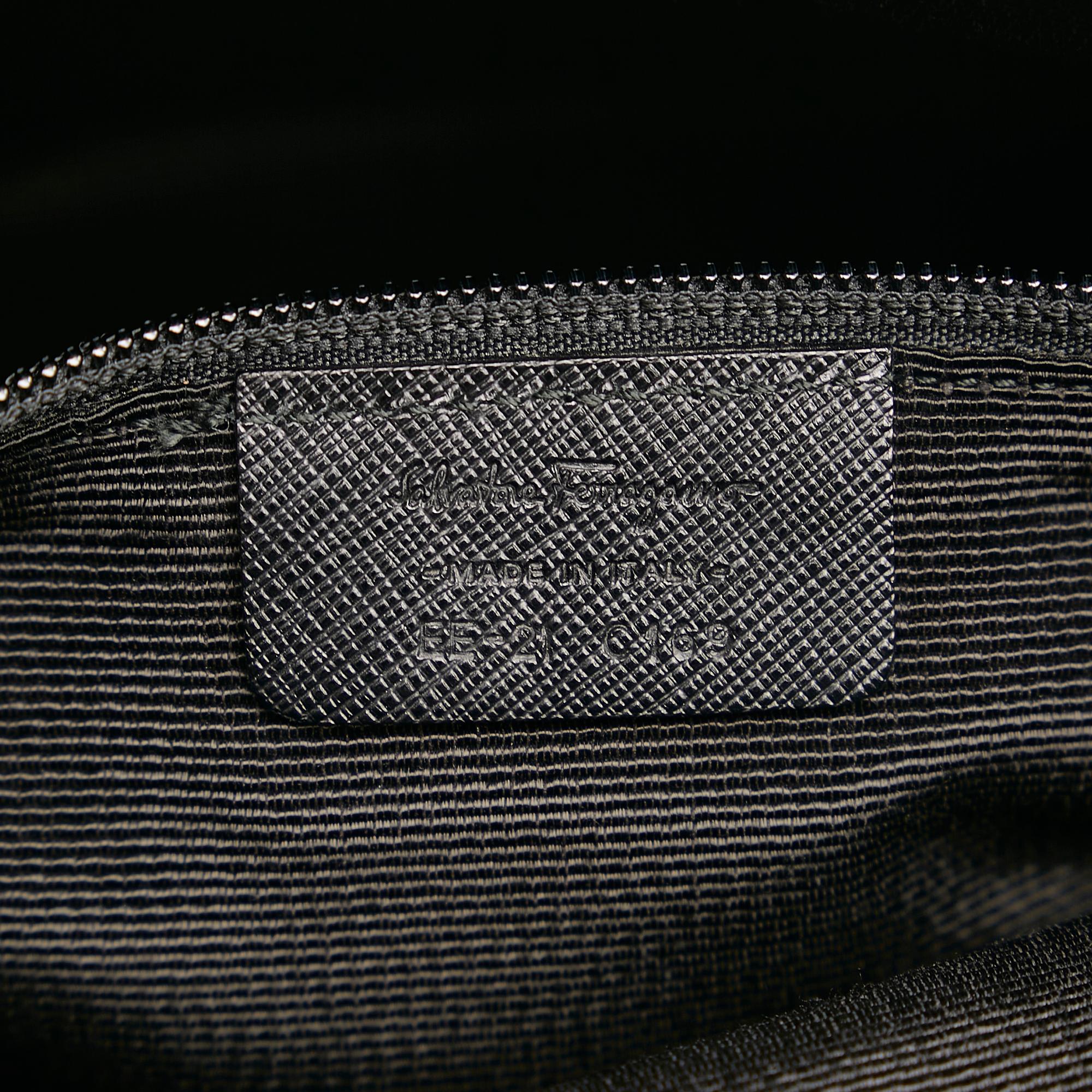 Salvatore Ferragamo Vara Nylon Shoulder Bag (SHG-36798)