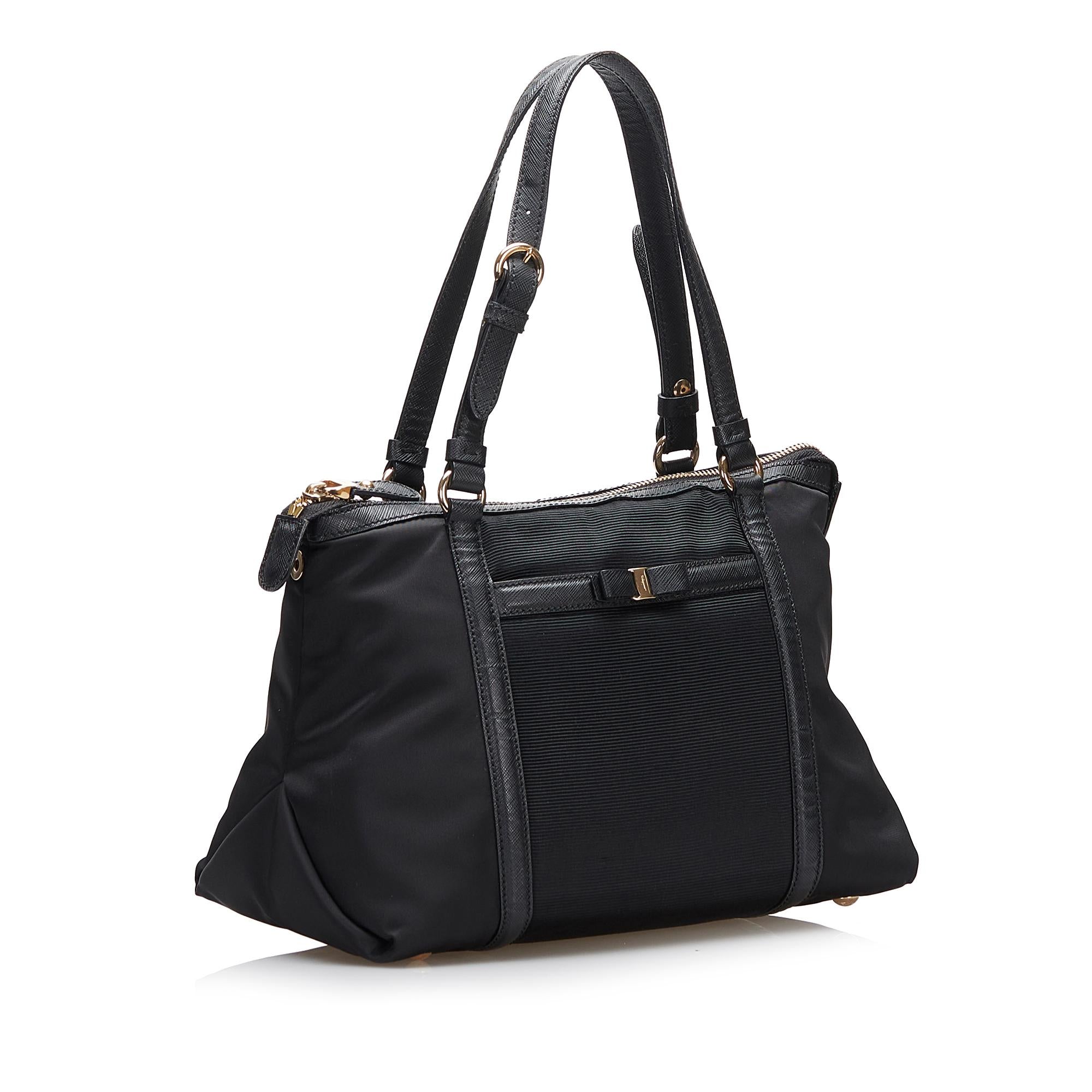 Salvatore Ferragamo Vara Nylon Shoulder Bag (SHG-36798)