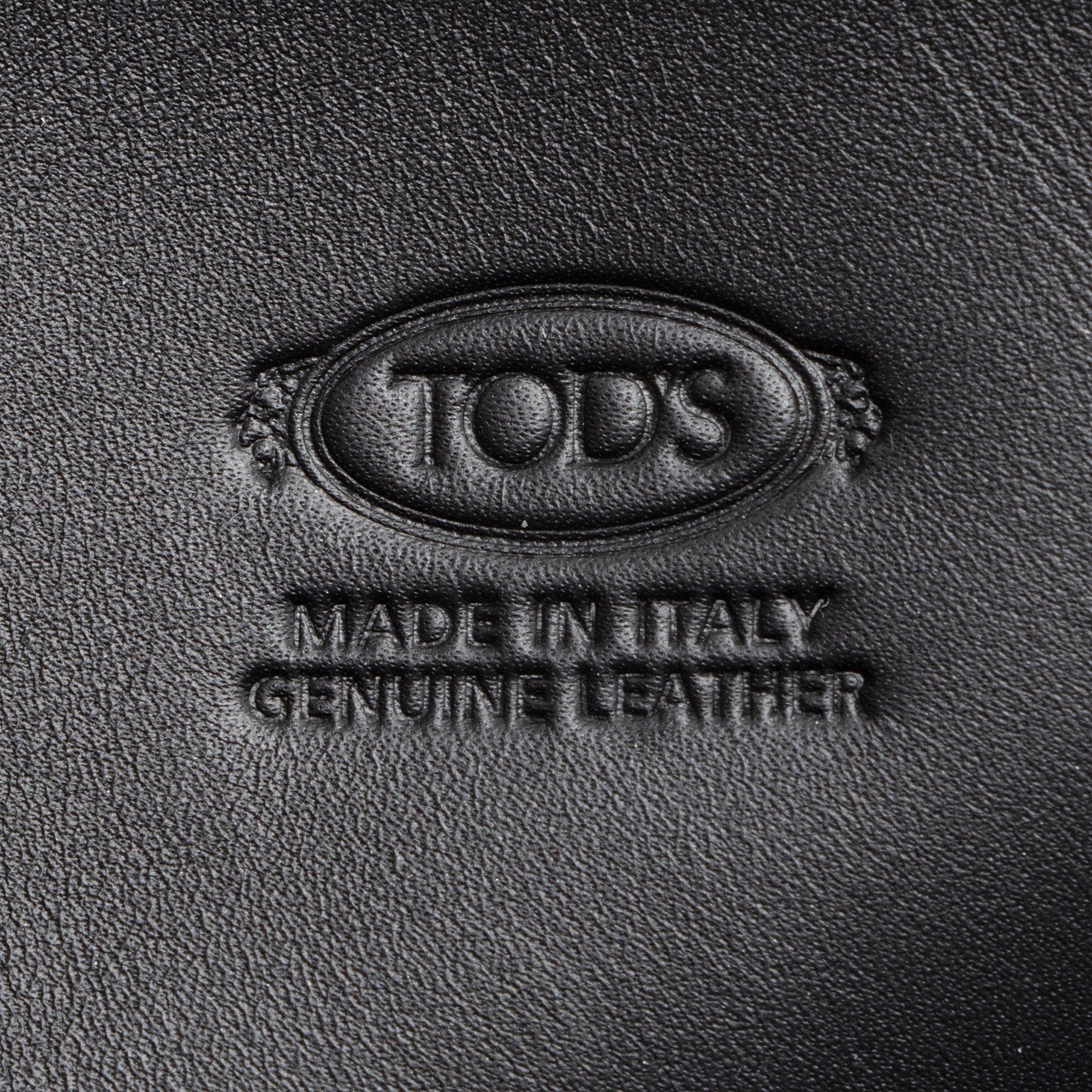 Tod's Leather Envelope Crossbody Bag (SHF-23061)