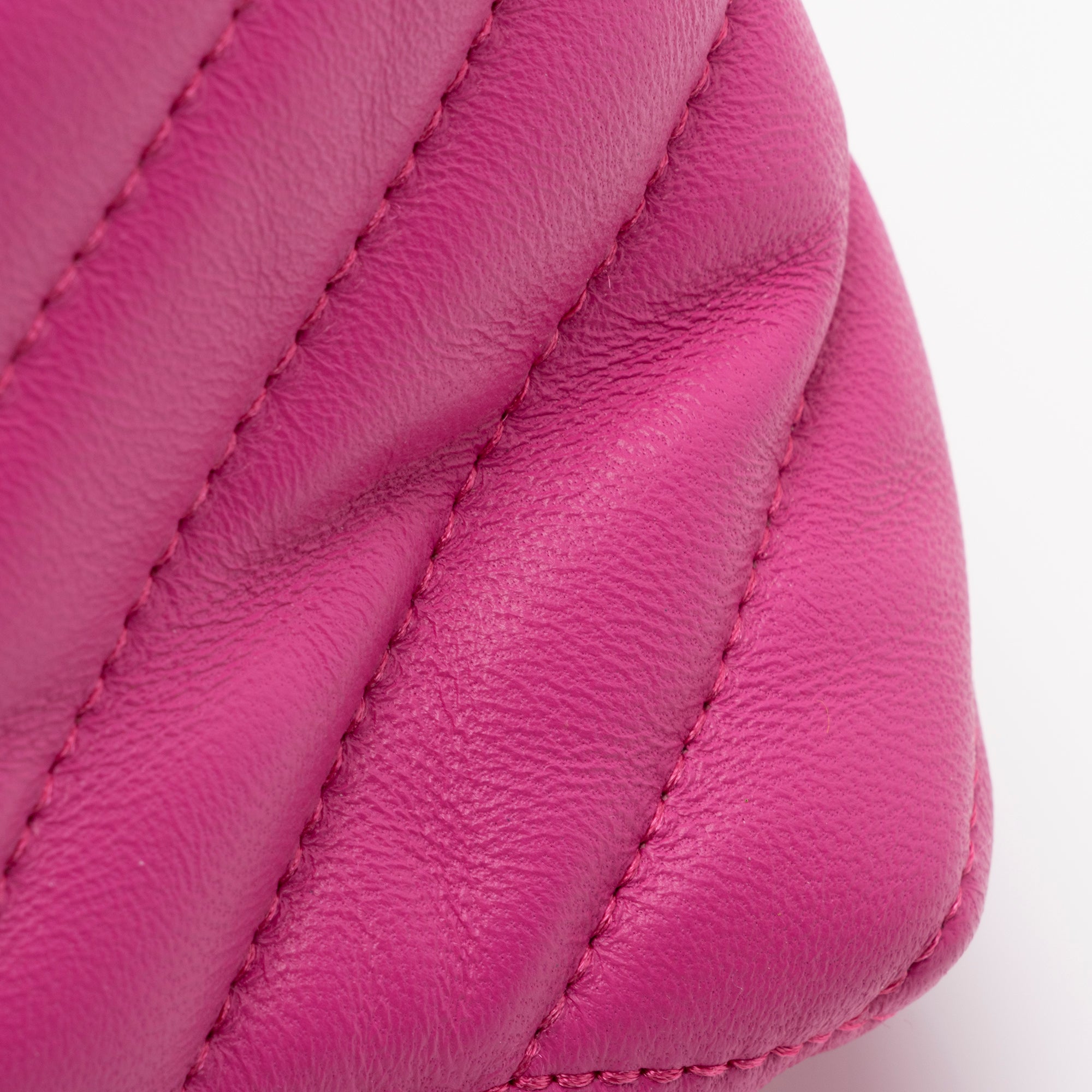 Tory Burch Chevron Leather Kira Large Shoulder Bag (SHF-Jn02AQ)