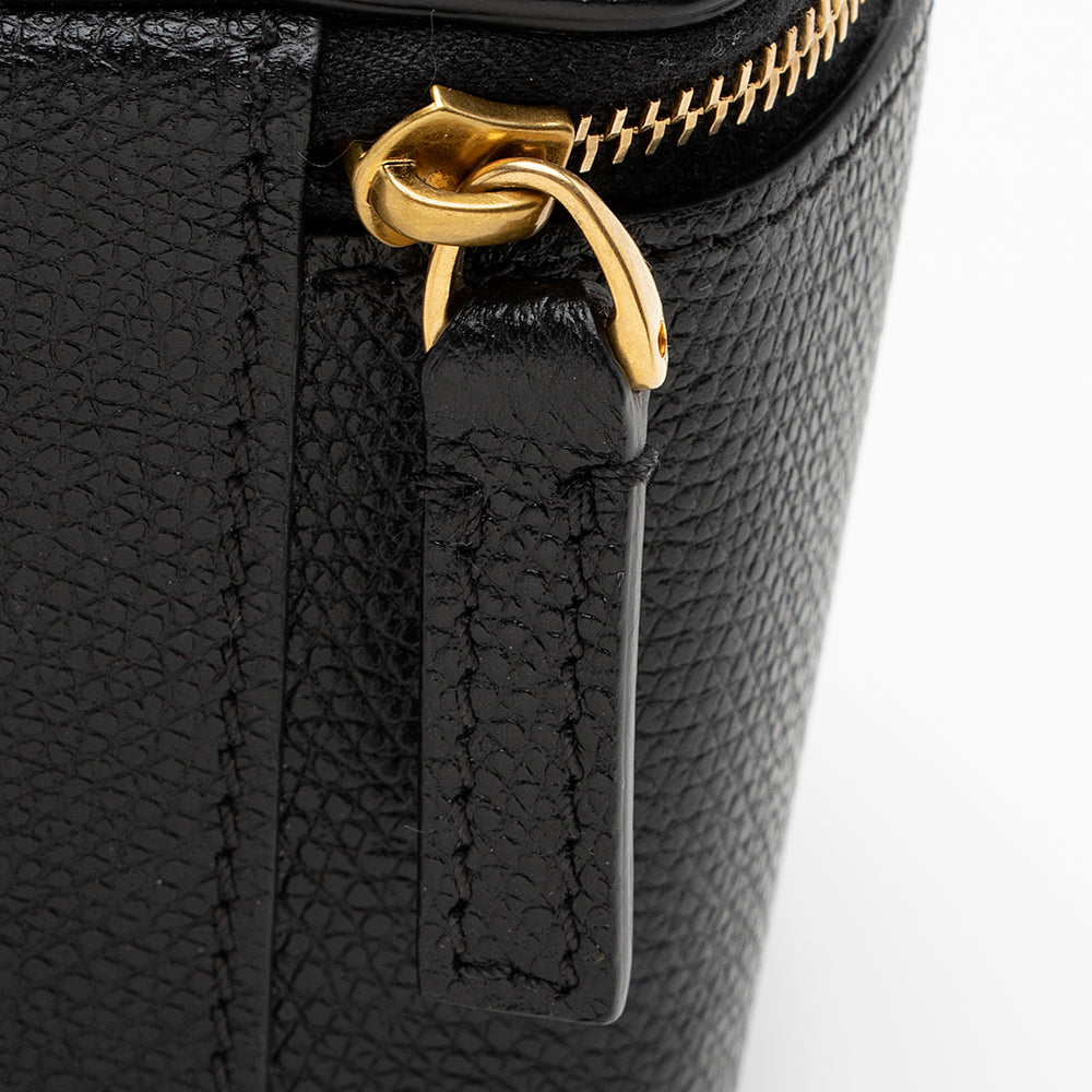 Valentino Grained Calfskin Vsling Chain Vanity Case (SHF-19733)