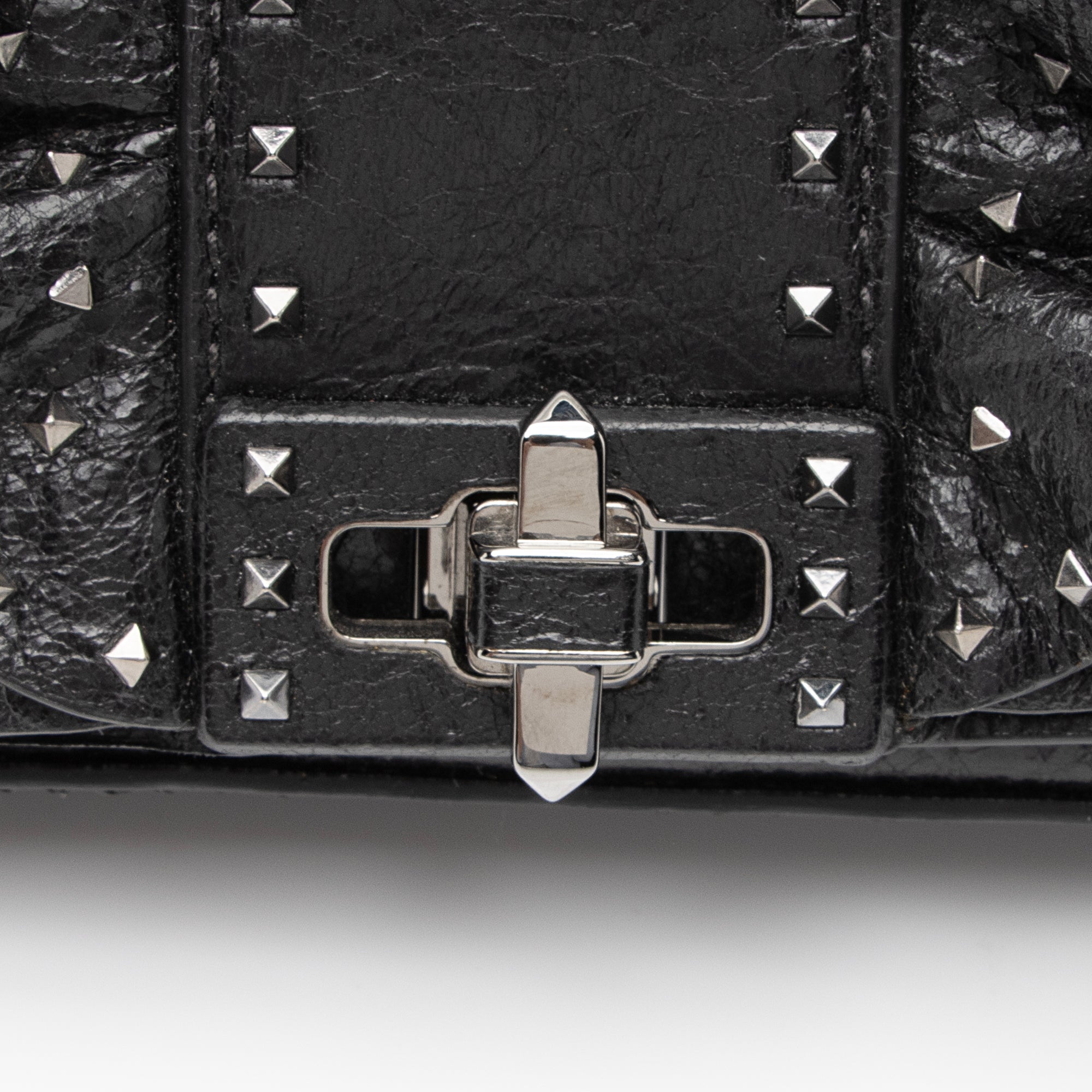 Valentino Lambskin Ruffle Rockstud Spike Very V Clutch (SHF-23893)