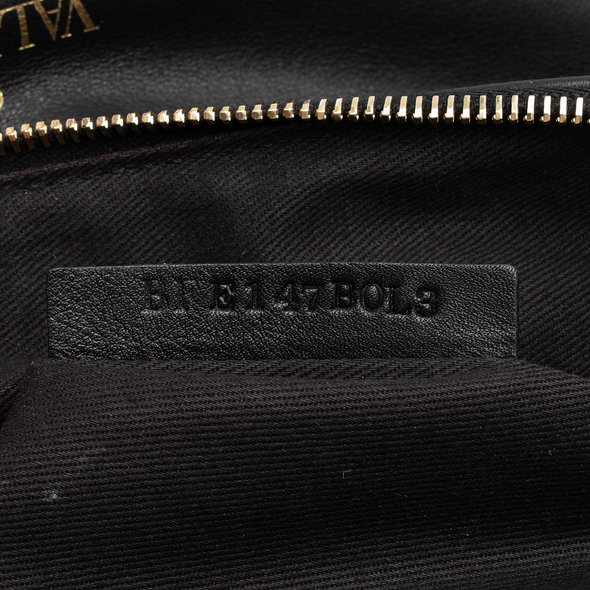 Valentino Leather Rockstud Large Clutch (SHF-pOfjIM)