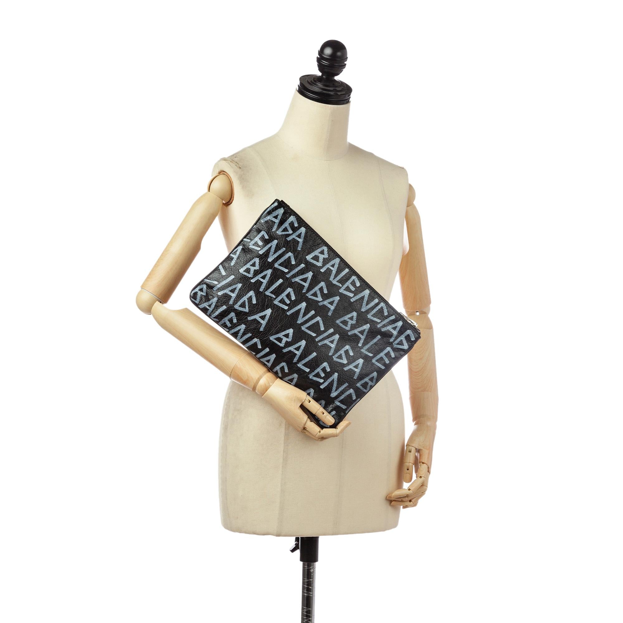 Balenciaga Leather Clutch Bag (SHG-kkEvQQ)