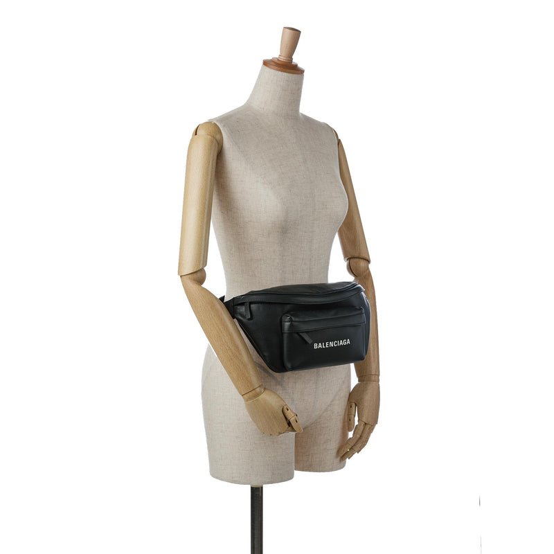 Balenciaga everyday belt bag hotsell