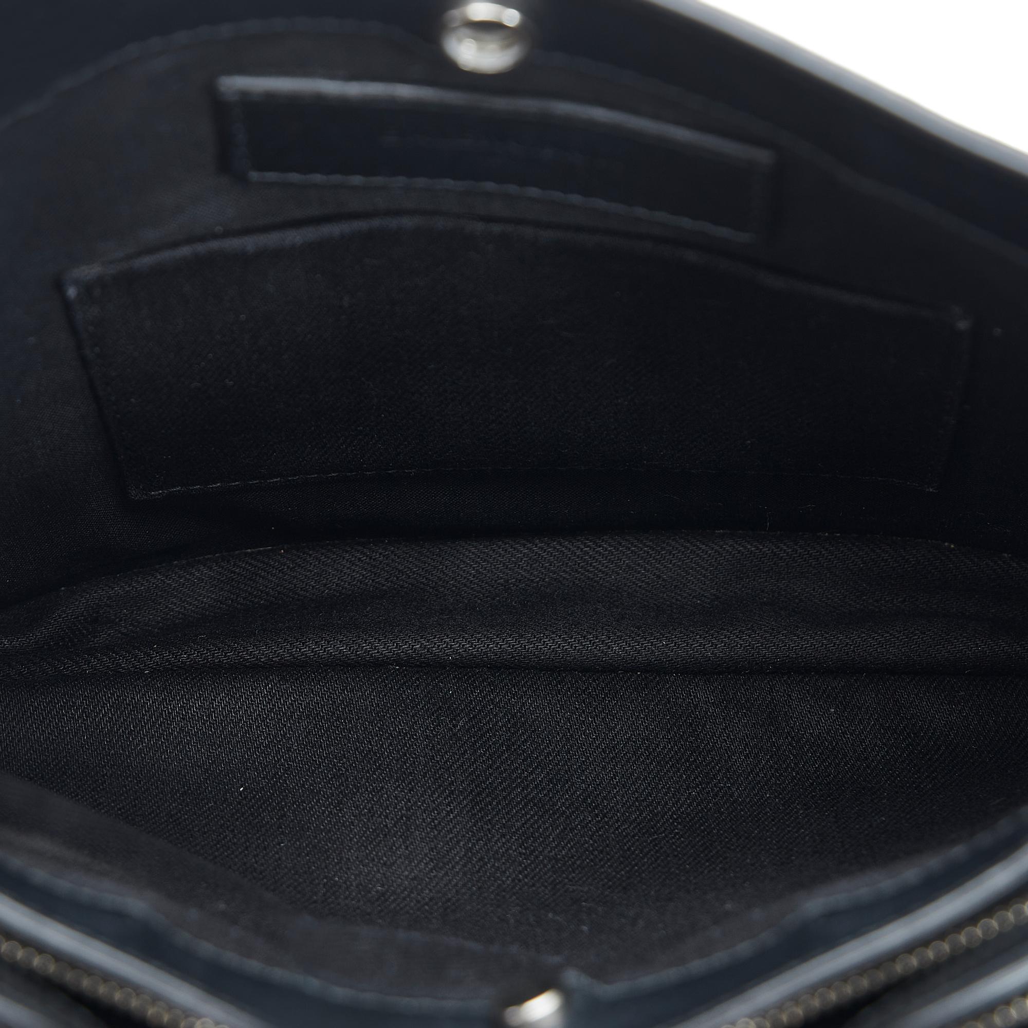 Balenciaga Navy Pochette M Crossbody (SHG-xmmUMh)