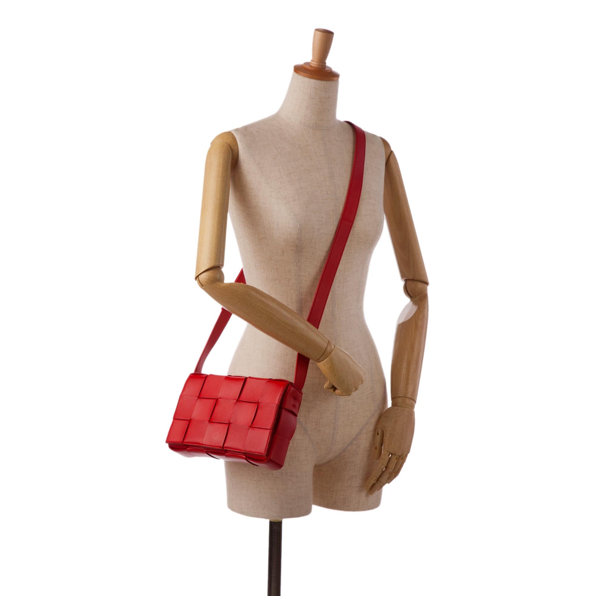 Bottega Veneta Intrecciato Cassette (SHG-OfY8Mb)