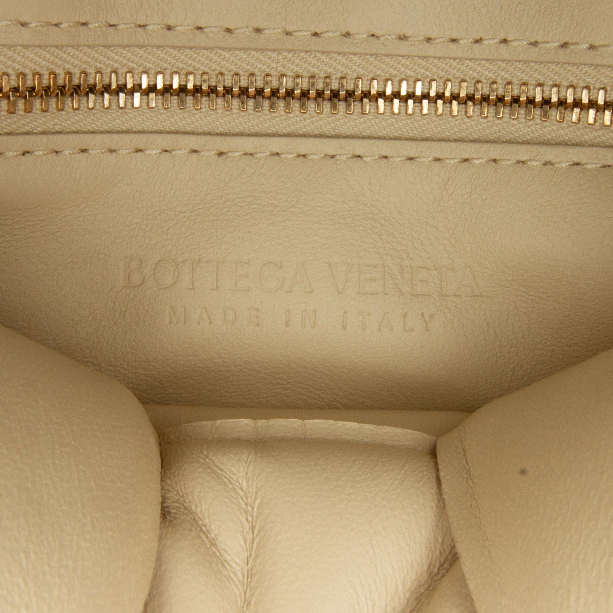 Bottega Veneta Intrecciato Lambskin Padded Chain Cassette (SHG-hg8jMi)