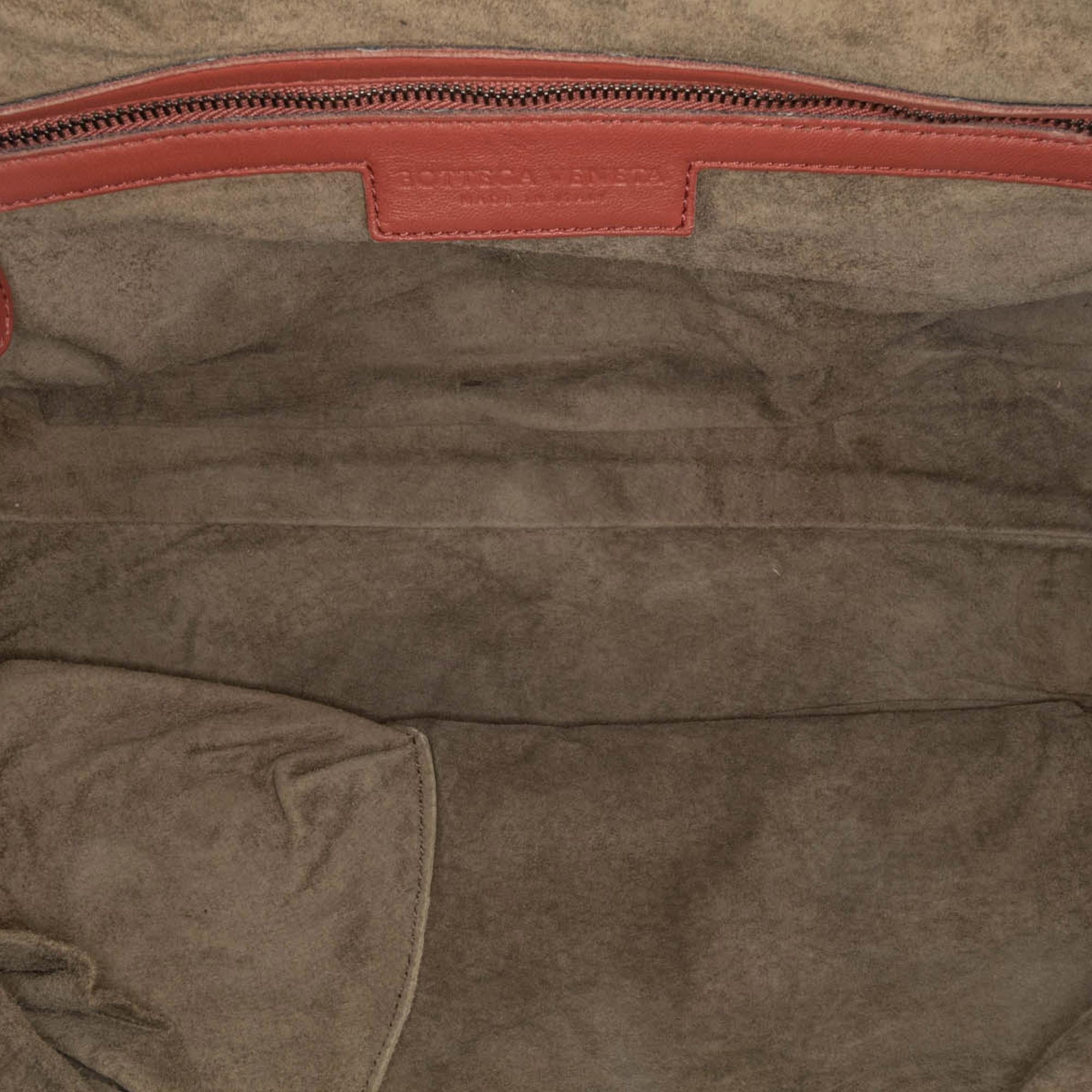 Bottega Veneta Intrecciato Montaigne Shoulder Bag (SHG-0fPu6o)