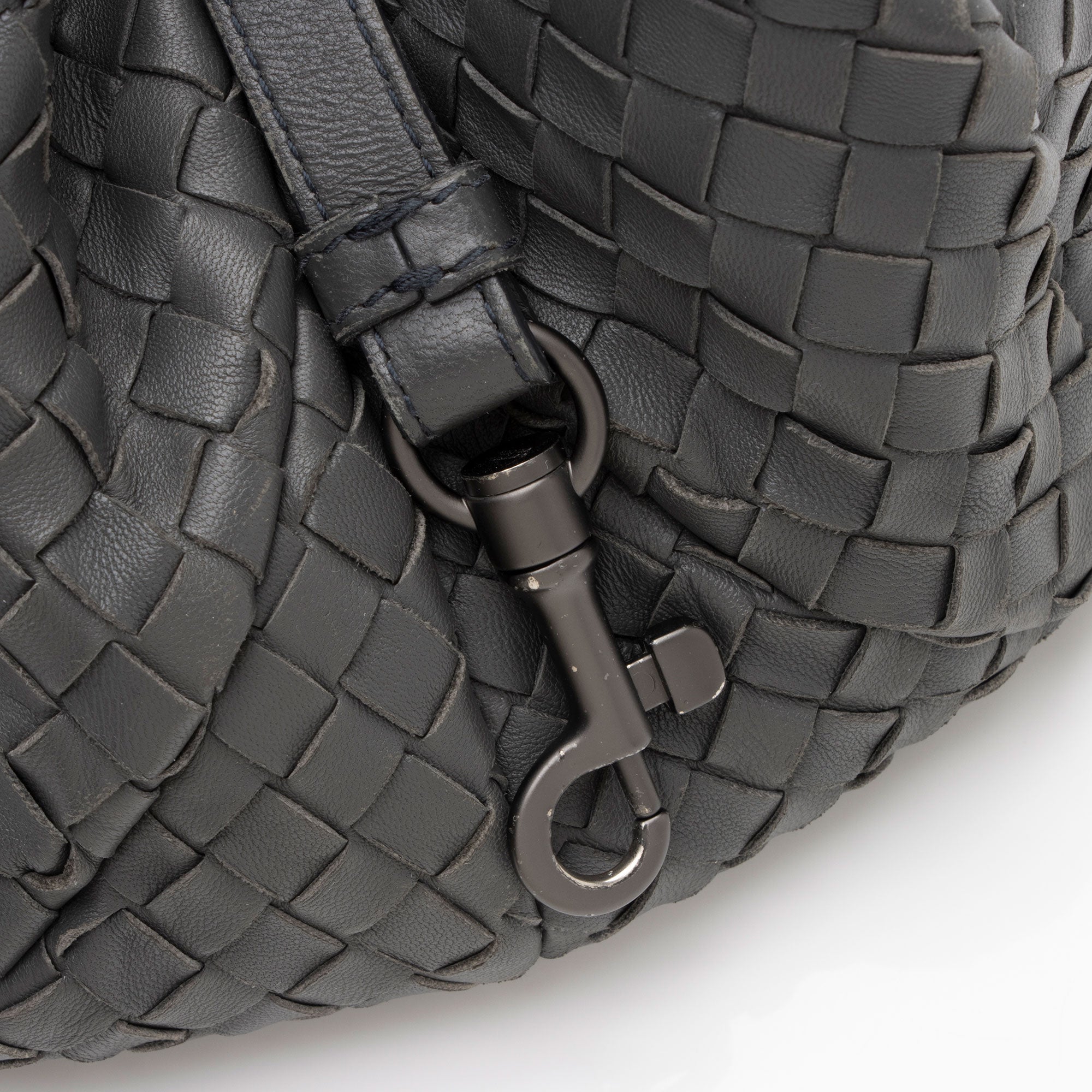 Bottega Veneta Intrecciato Nappa Campana Medium Shoulder Bag (SHF-a7yNeU)