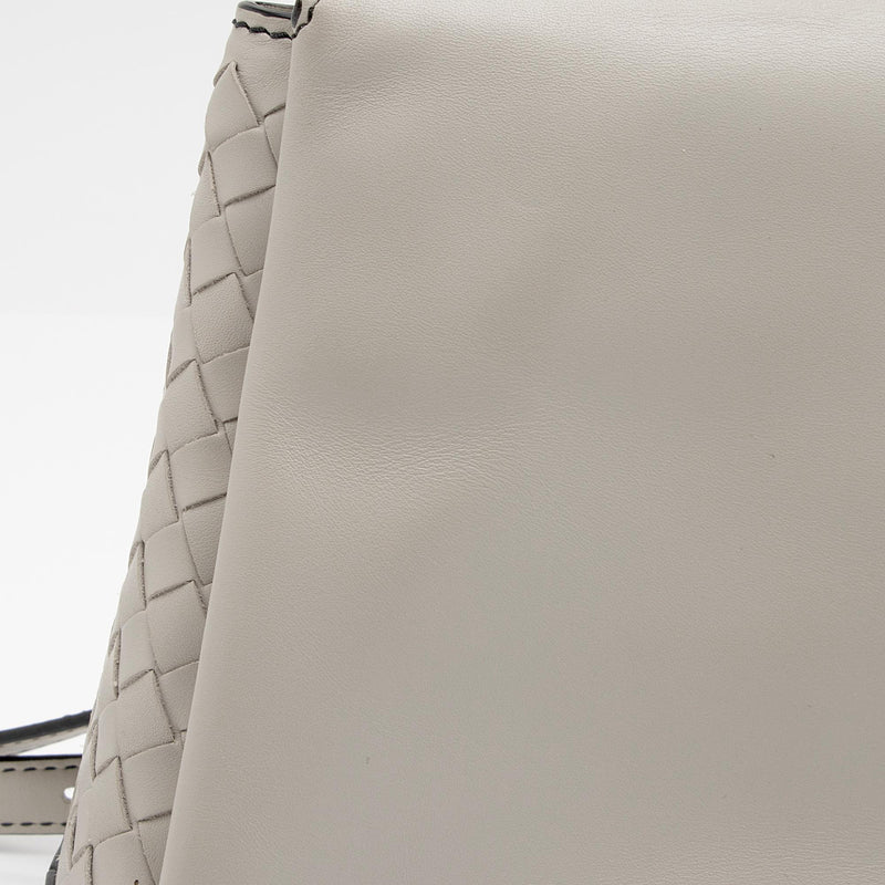 Bottega Veneta Intrecciato Nappa The Fold Crossbody Bag (SHF-FmTNDh) –  LuxeDH