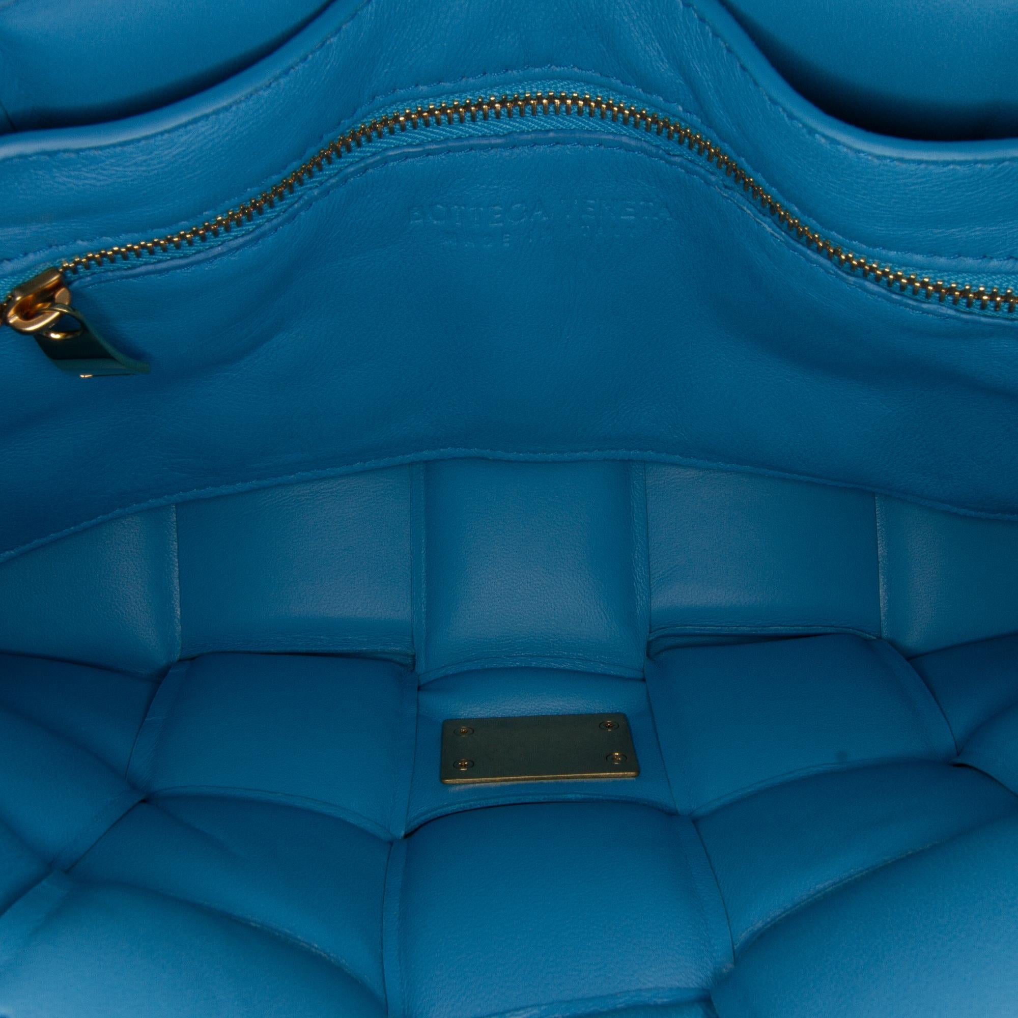 Bottega Veneta Intrecciato Padded Chain Cassette (SHG-wgXELF)