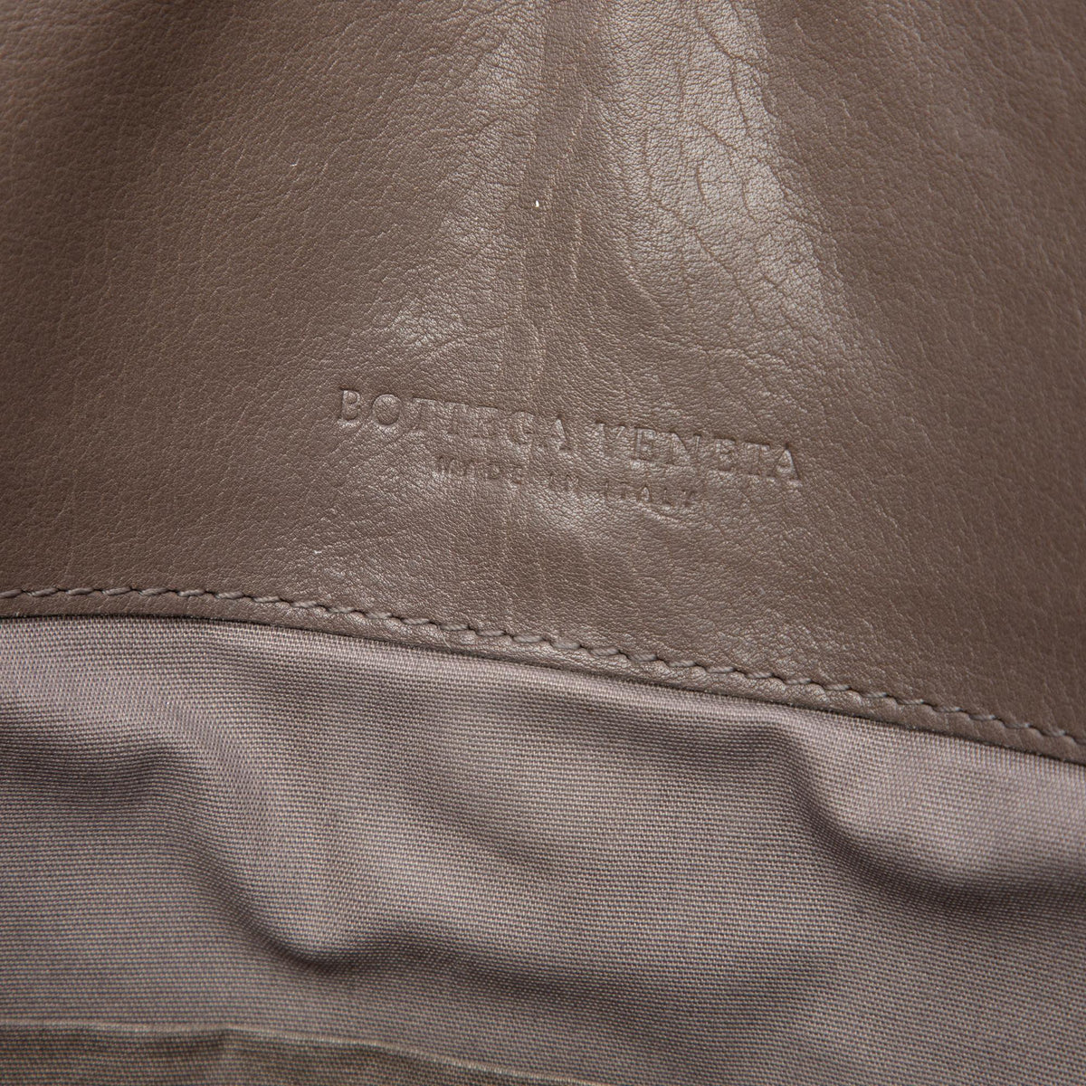 Bottega Veneta Intrecciato Trimmed Leather Oculus Tote