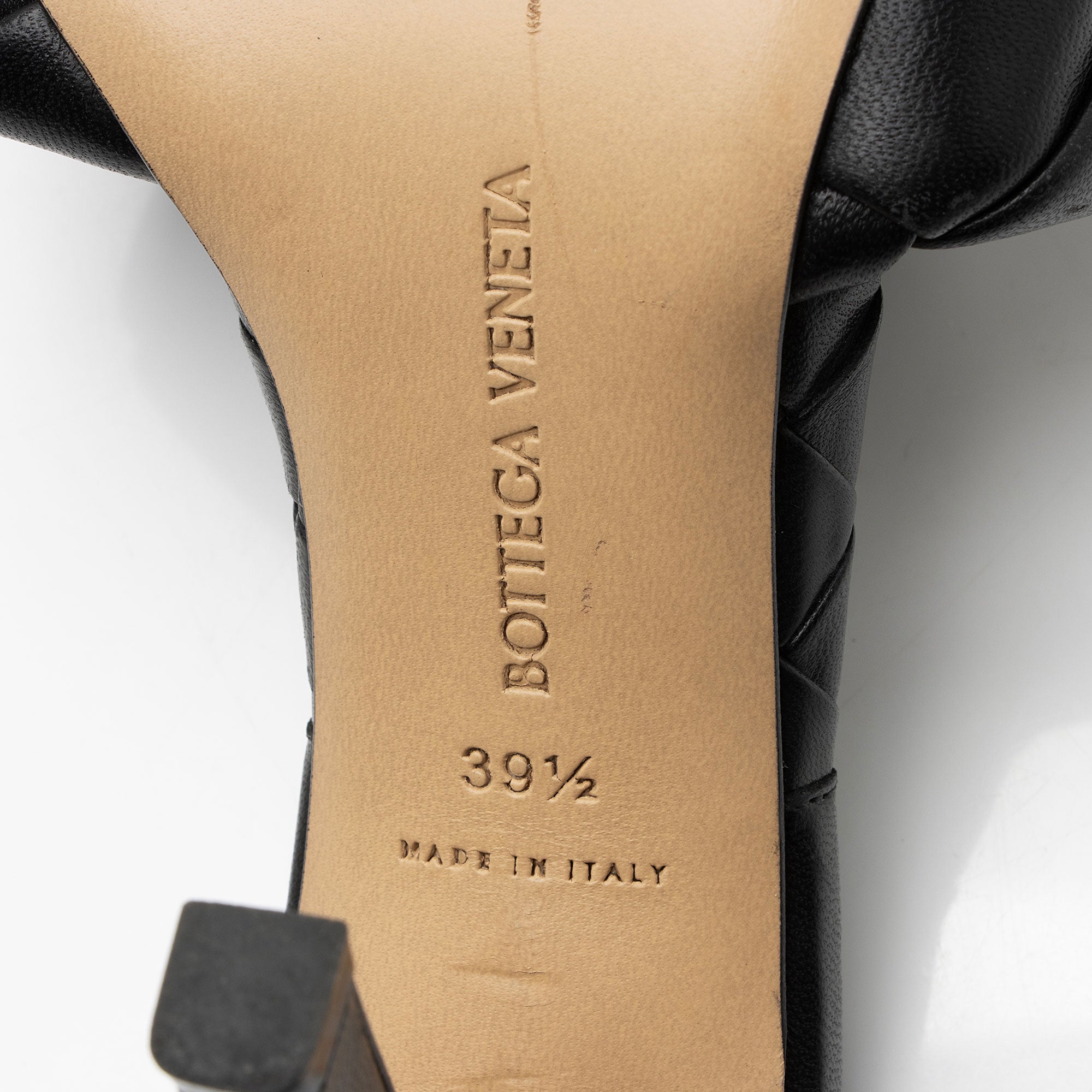 Bottega Veneta Lambskin Lido Sandals - Size 9.5 / 39.5 (SHF-Oy7lM3)