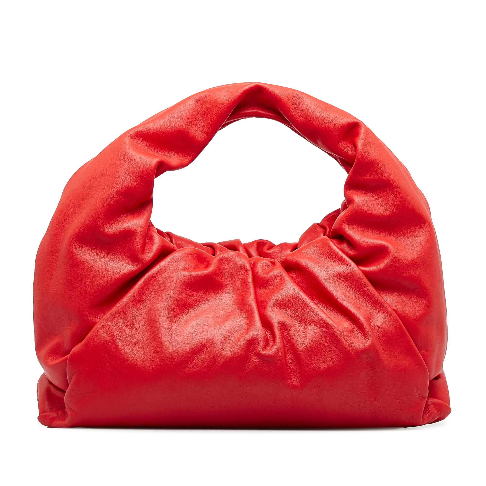 Bottega Veneta Lambskin The Shoulder Pouch (SHG-M6VsQ5)