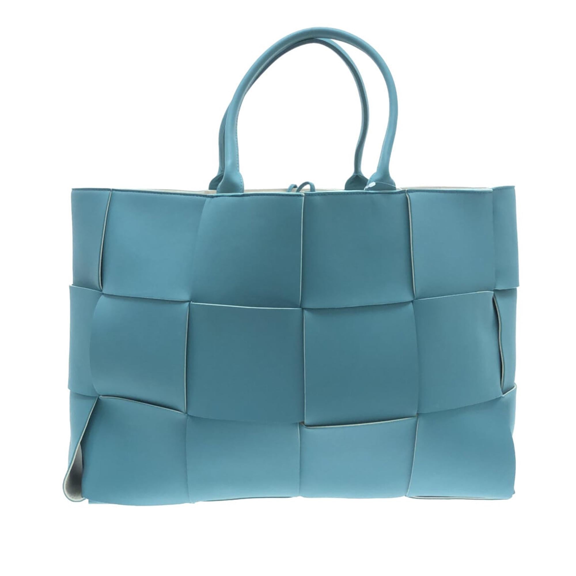 Bottega Veneta Large Maxi Intrecciato Arco Tote (SHG-cBLzn9)