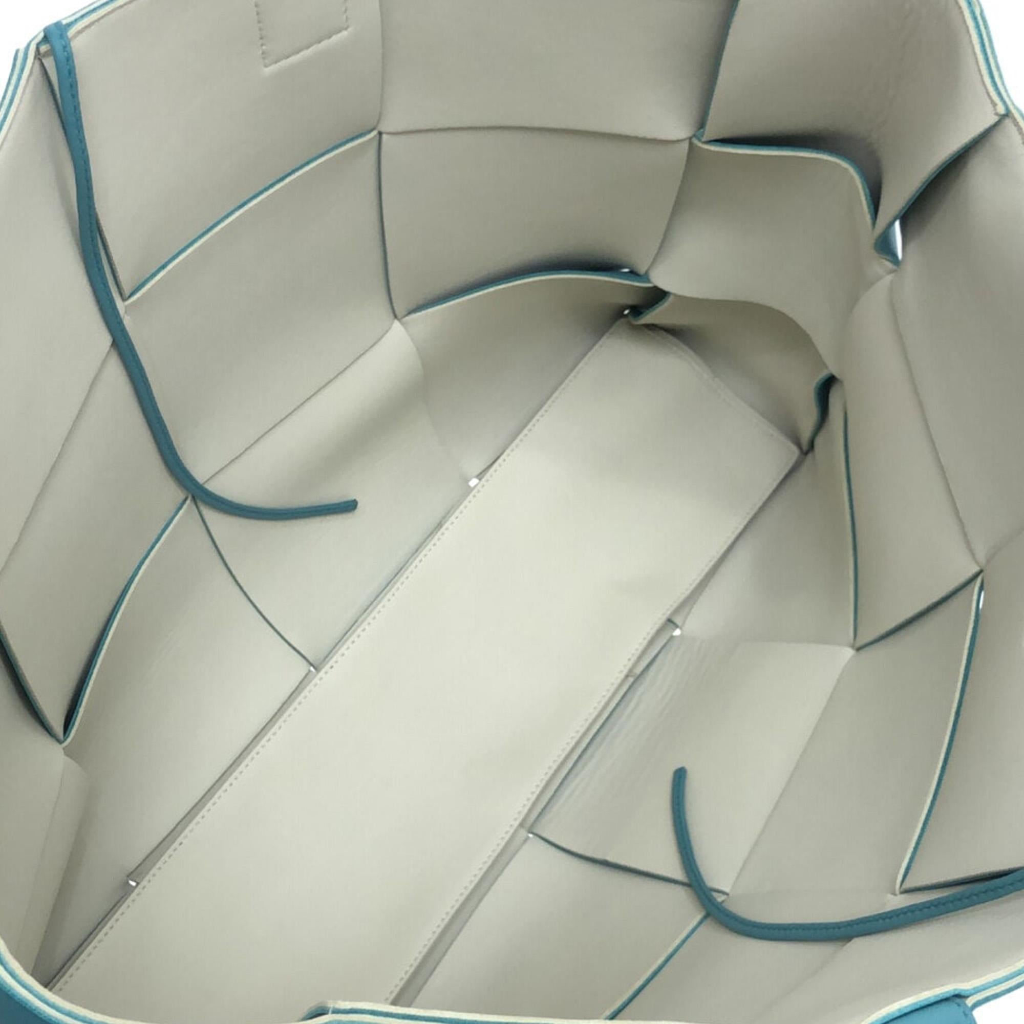 Bottega Veneta Large Maxi Intrecciato Arco Tote (SHG-cBLzn9)