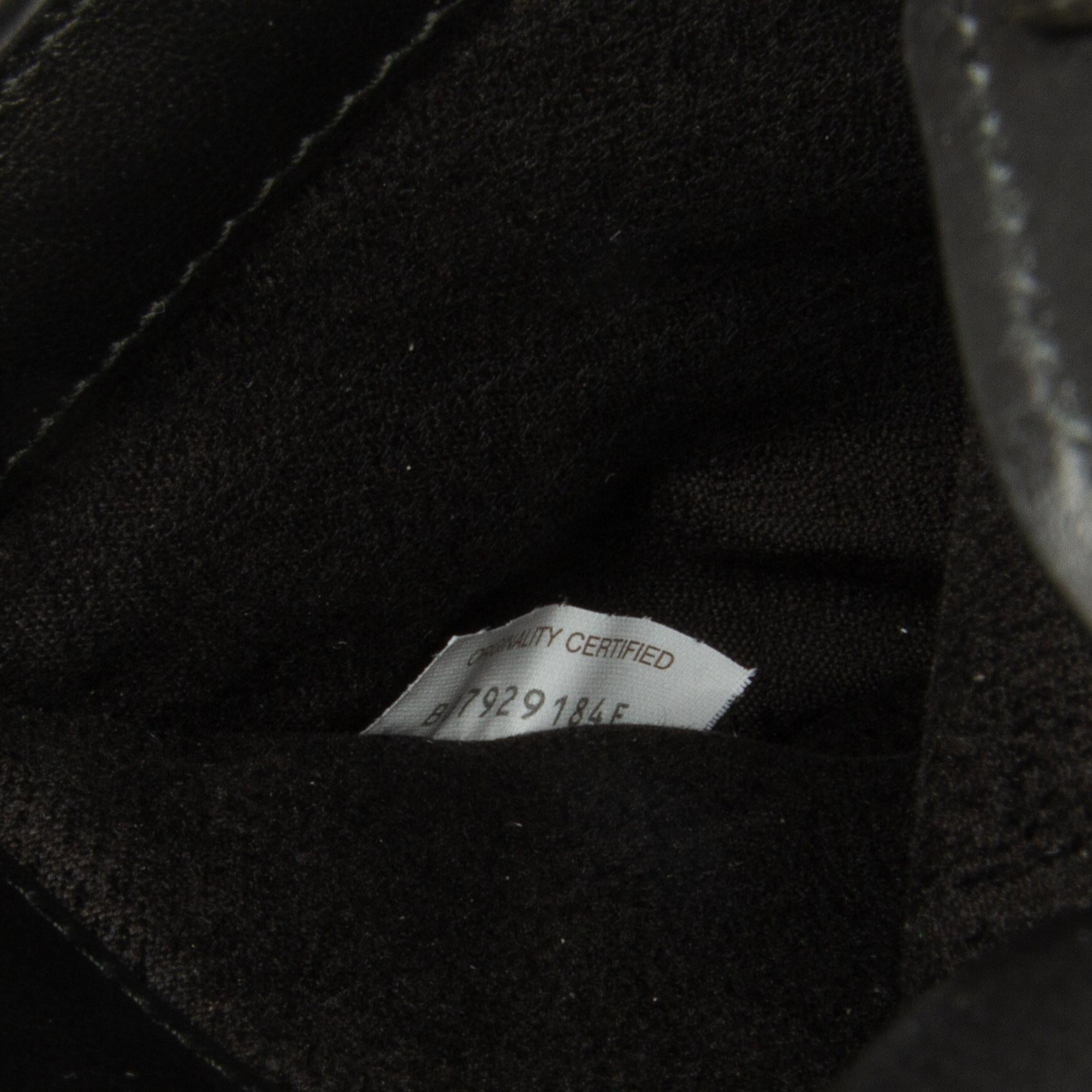 Bottega Veneta Leather Document Holder (SHG-nP837m)