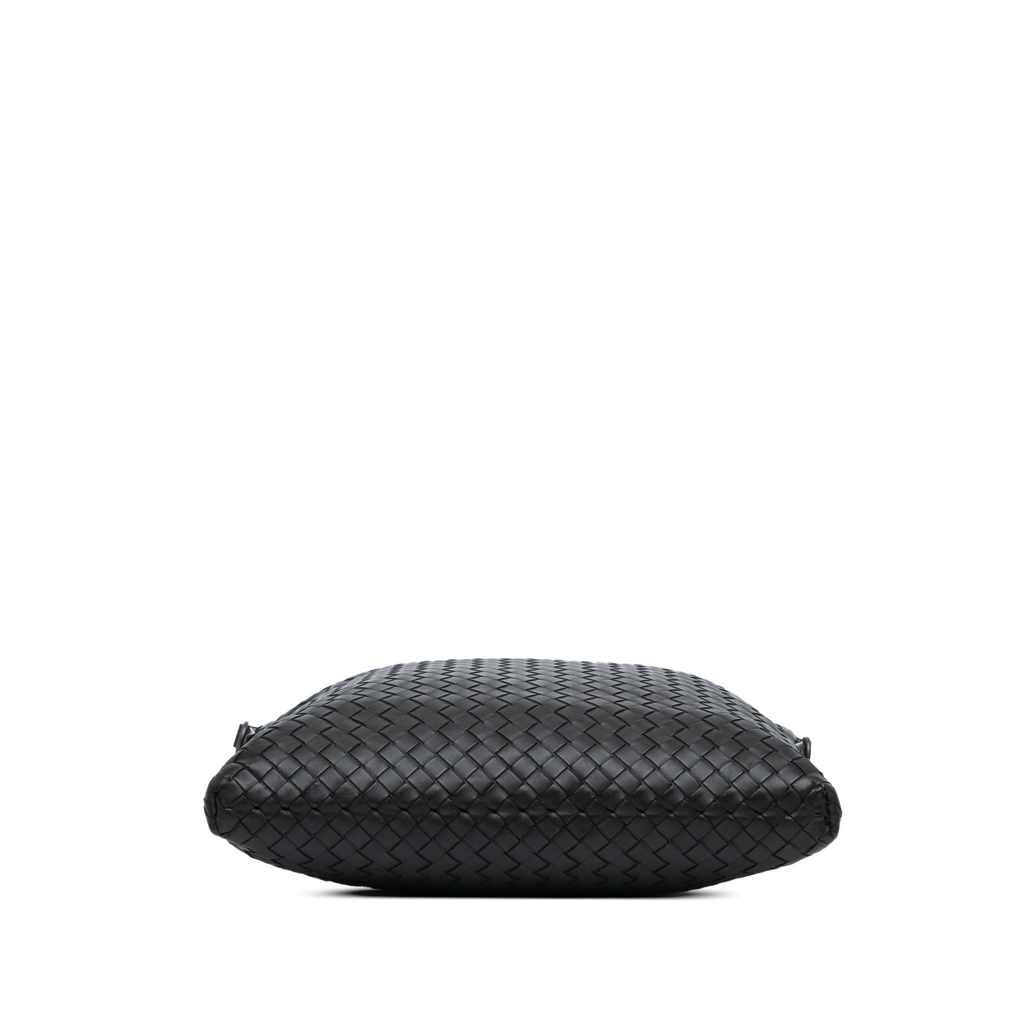 Bottega Veneta Leather Intrecciato Crossbody (SHG-UpQ1zE)