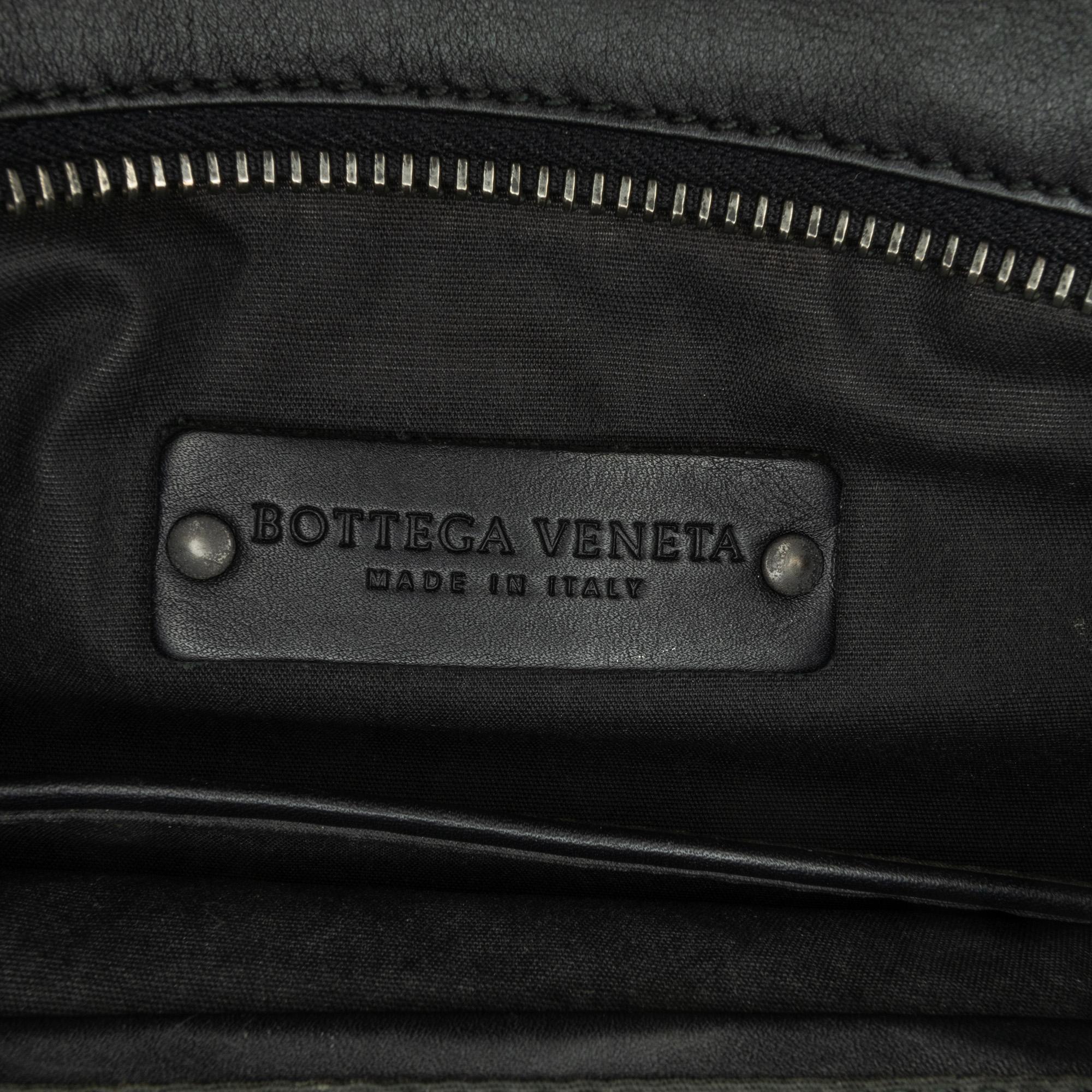 Bottega Veneta Leather Intrecciato Crossbody (SHG-UpQ1zE)
