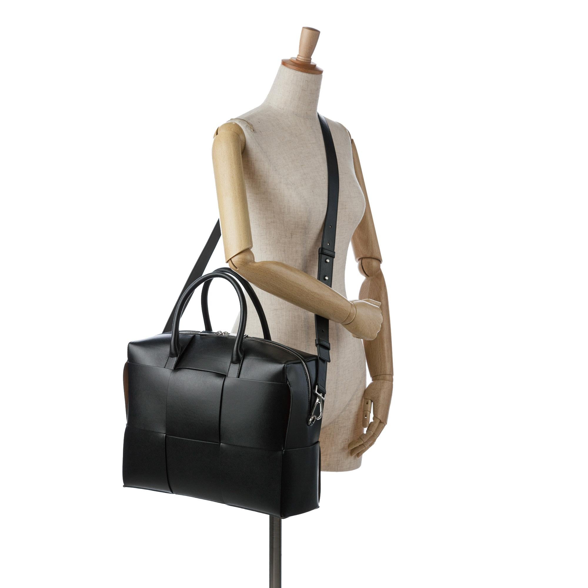 Bottega Veneta Maxi Intrecciato Arco Briefcase (SHG-GSkGKV)