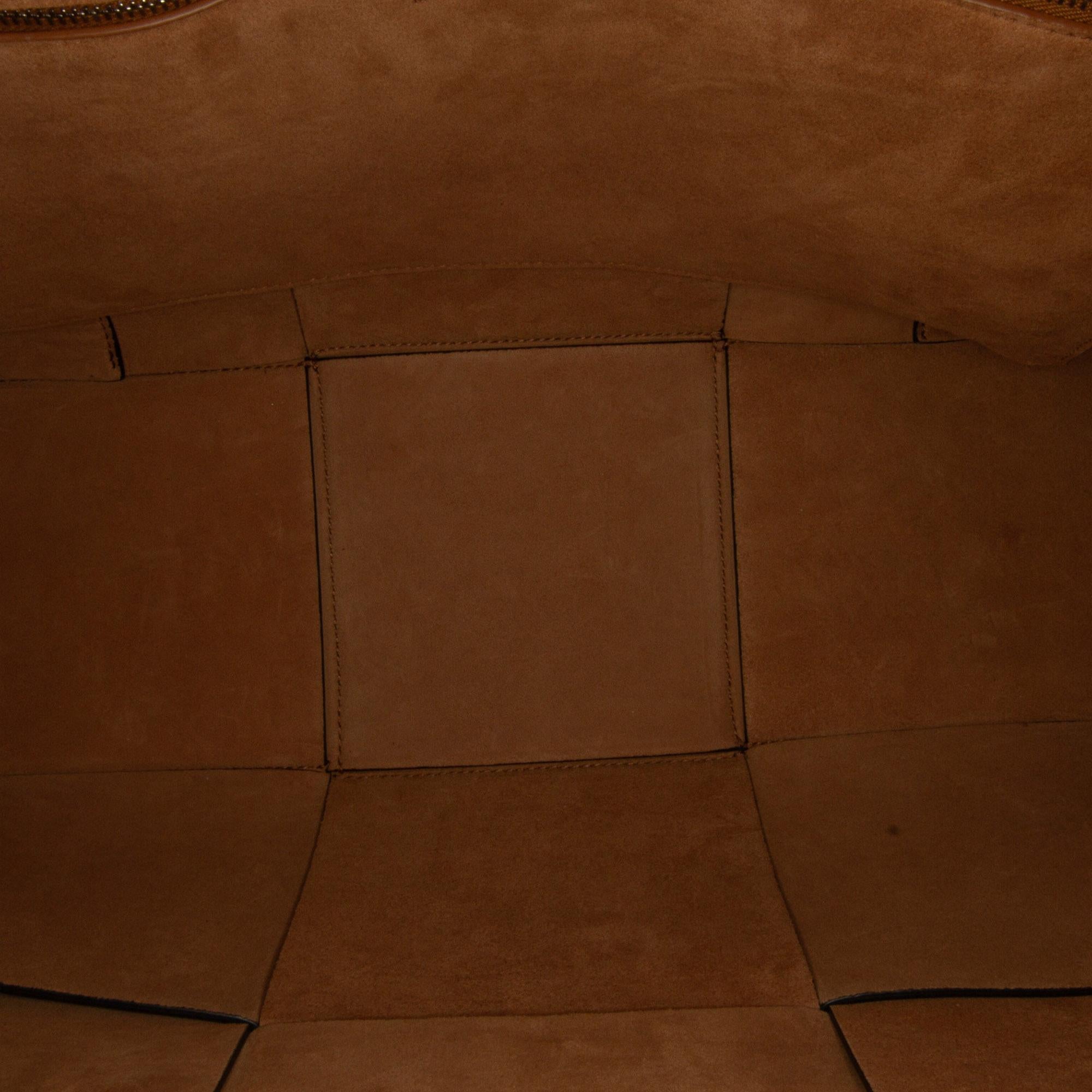 Bottega Veneta Maxi Intrecciato Arco Briefcase (SHG-GSkGKV)