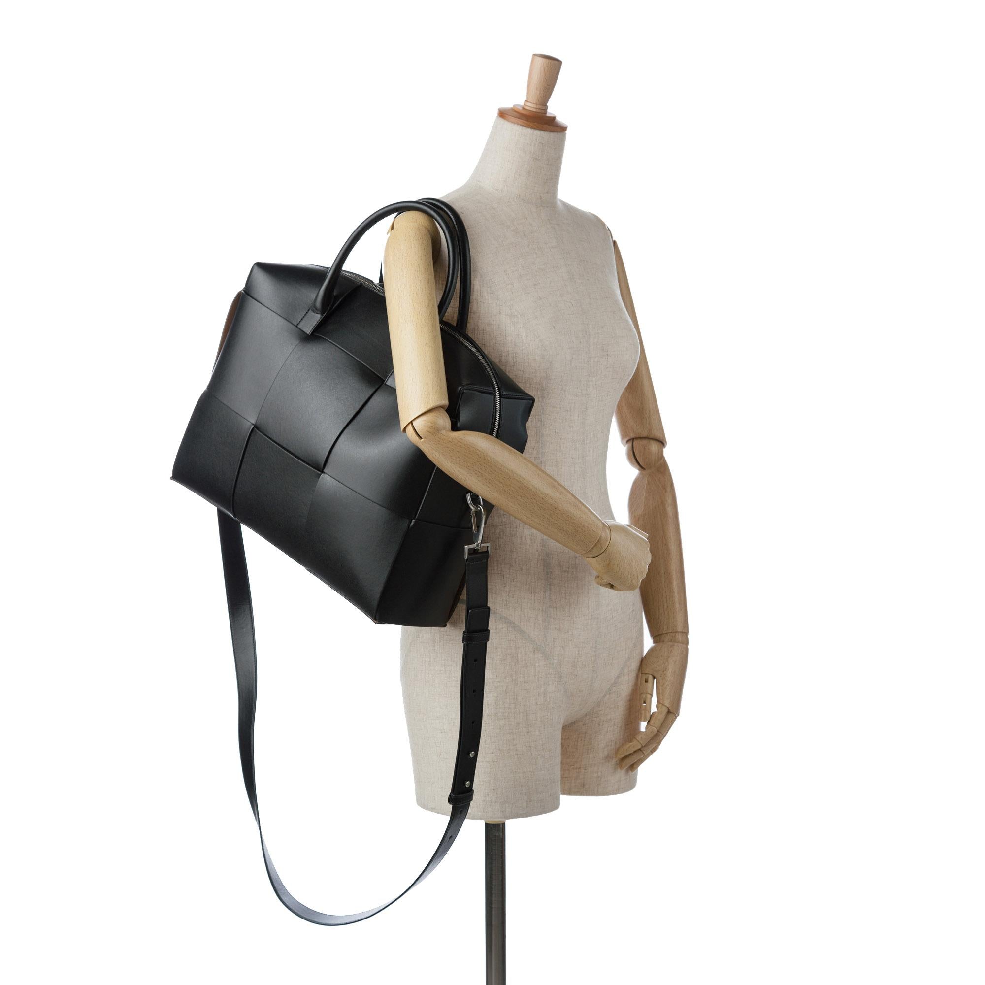 Bottega Veneta Maxi Intrecciato Arco Briefcase (SHG-GSkGKV)