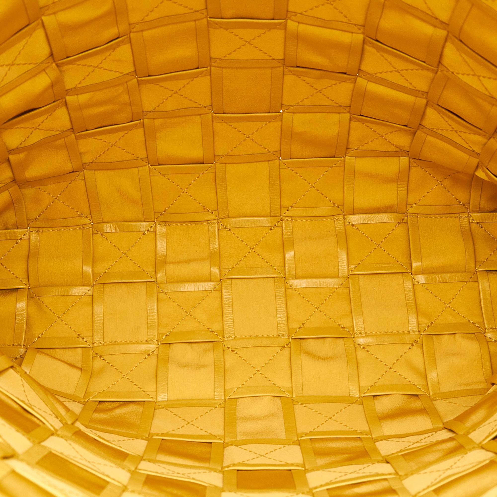 Bottega Veneta Maxi Intrecciato Cassette Tote Bag (SHG-6zLTAC)