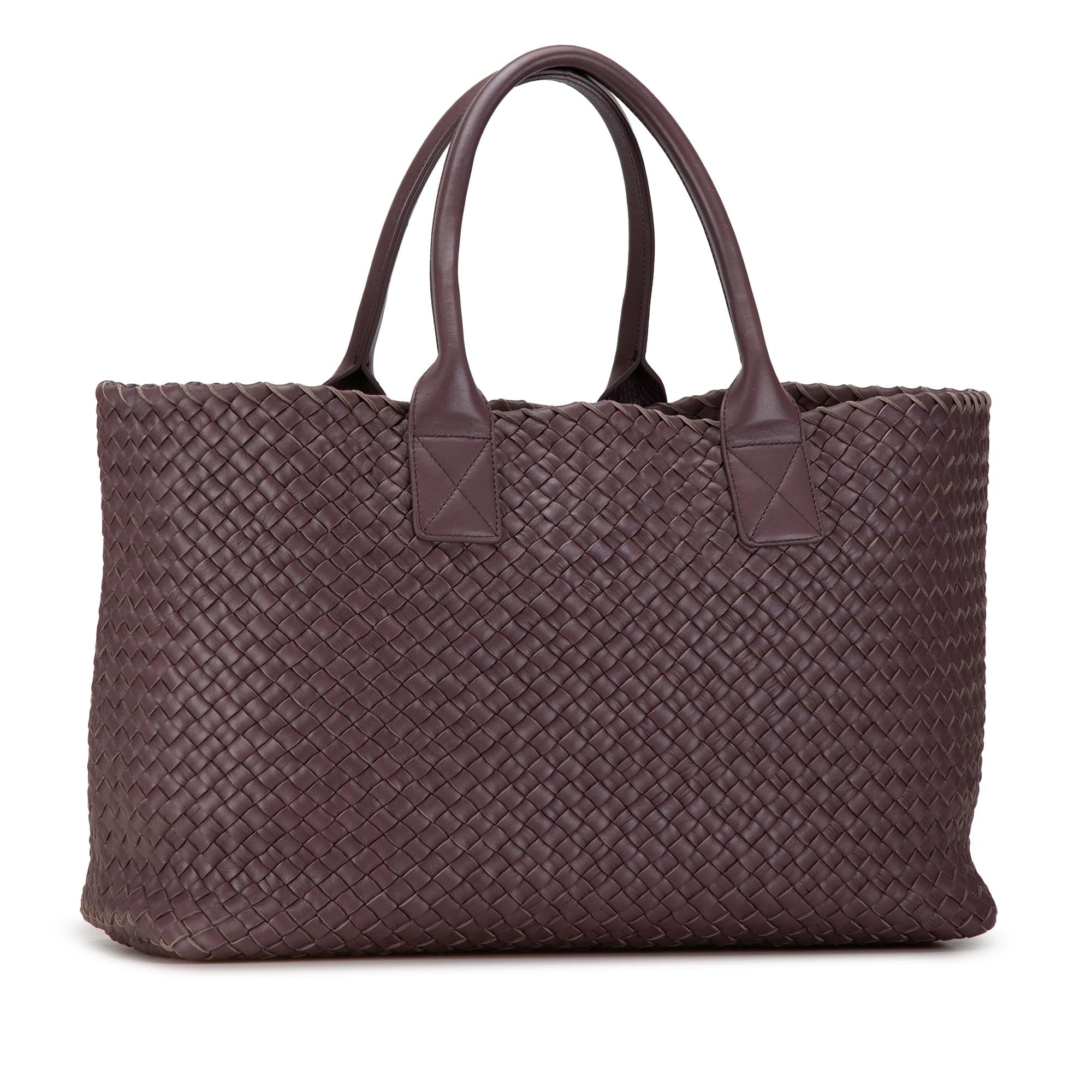 Bottega Veneta Medium Intrecciato Cabat Tote (SHG-p5pUAp)