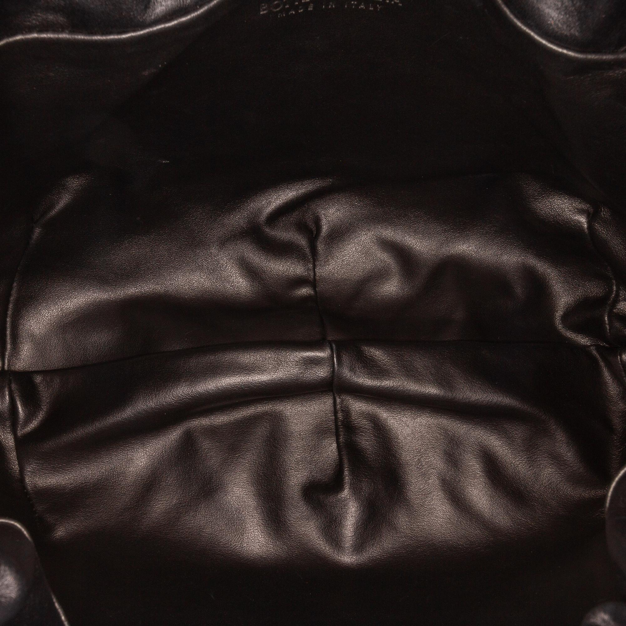 Bottega Veneta Medium The Pouch (SHG-WWLWsF)