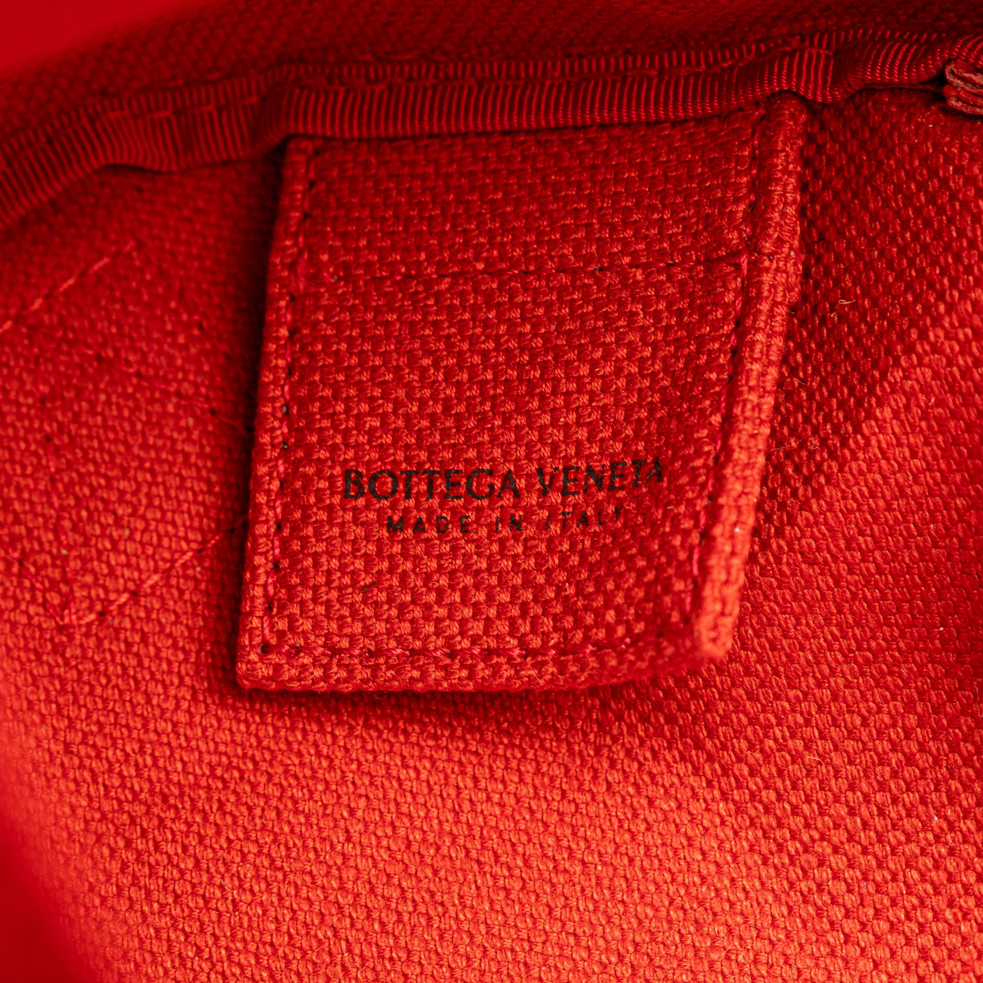 Bottega Veneta Nappa Intrecciato Carved Panels Belt Bag (SHG-nmECeT)
