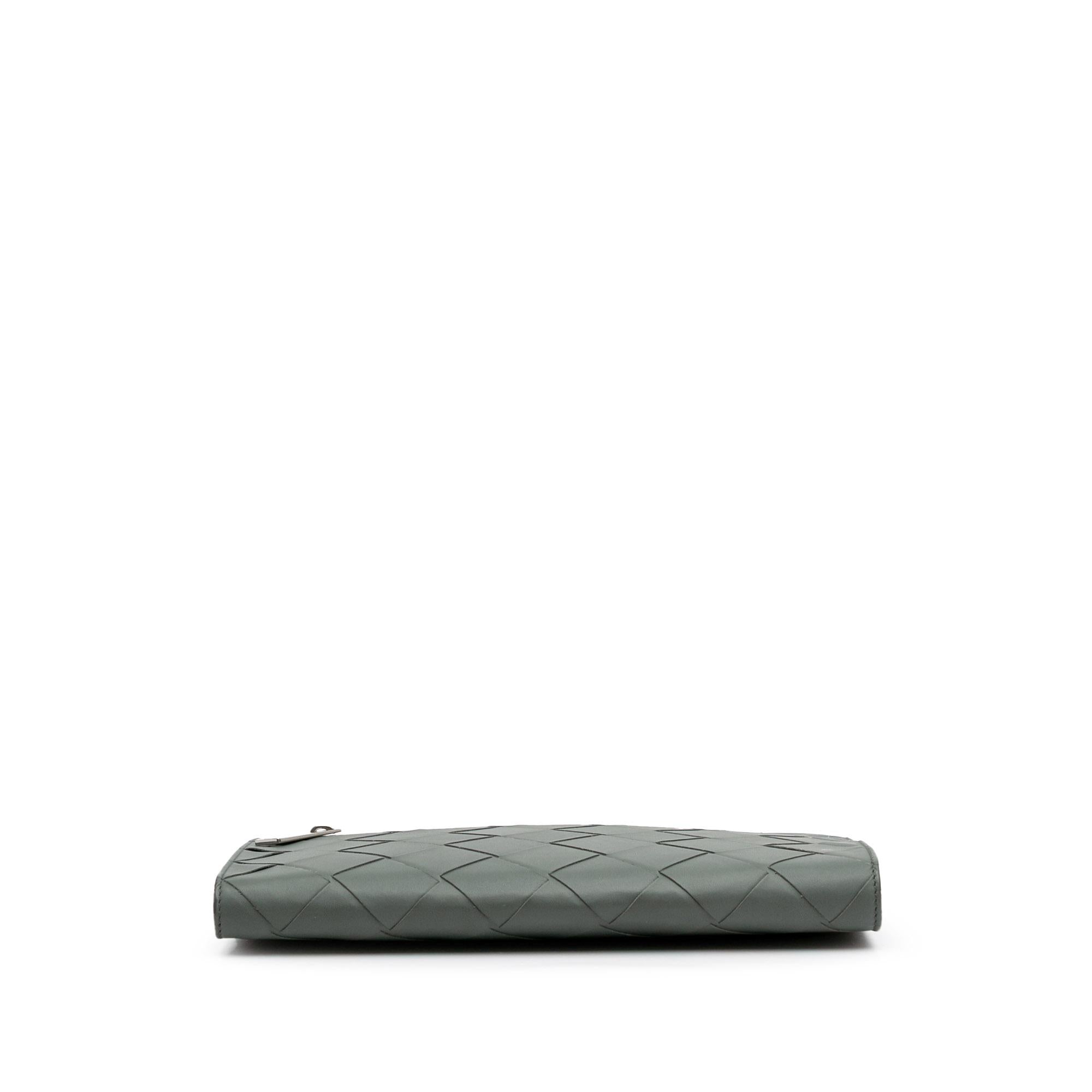 Bottega Veneta Nappa Maxi Intrecciato Clutch