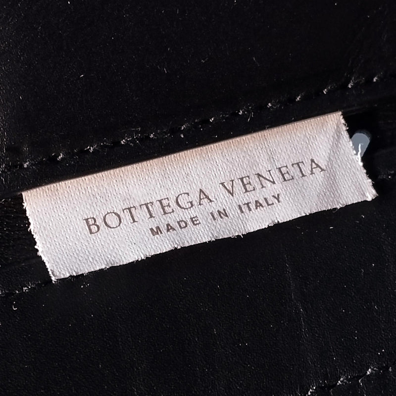 Bottega Veneta Perforated Leather Messenger Bag (SHG-Zcy5dP)