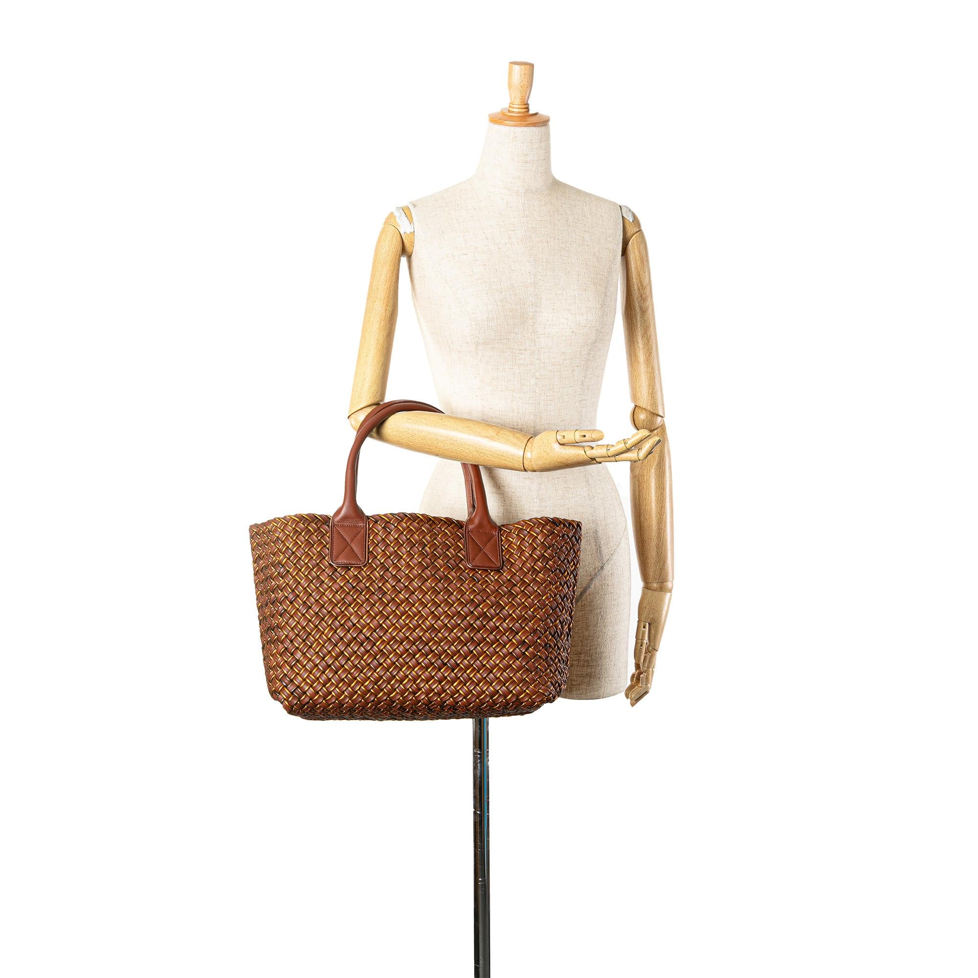 Bottega Veneta Small Lambskin Intreccio Cabat Tote (SHG-c8fLf8)